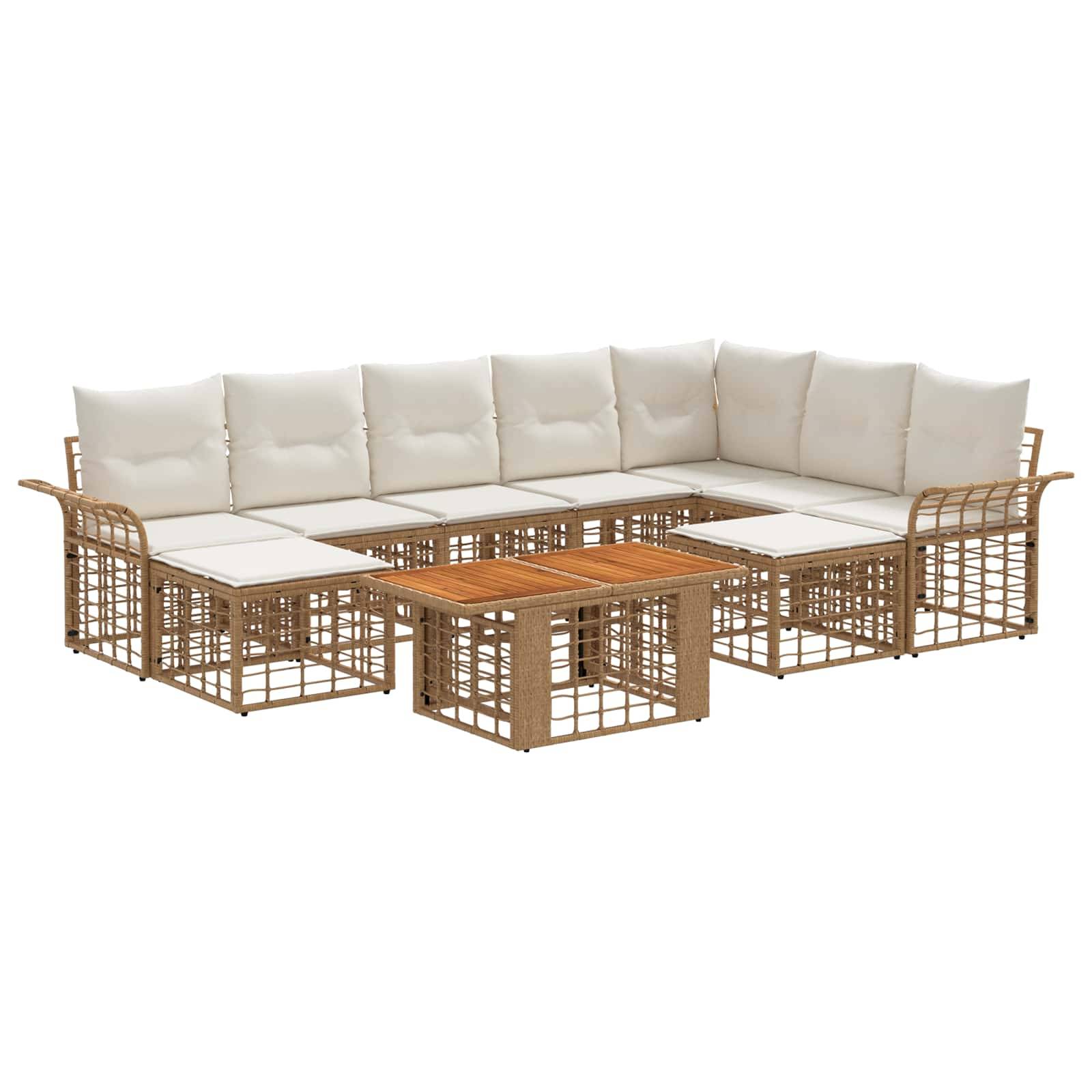 L-förmiges Outdoor-Rattan-Ecksofa mit weißen Kissen und passendem rechteckigem Couchtisch.
