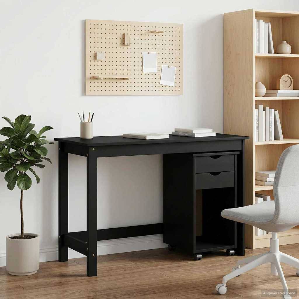 Minimalistisches Homeoffice mit schwarzem Schreibtisch, Lochplatte, Pflanze, Bücherregal und grauem Stuhl vor einer weißen Wand und Holzboden.