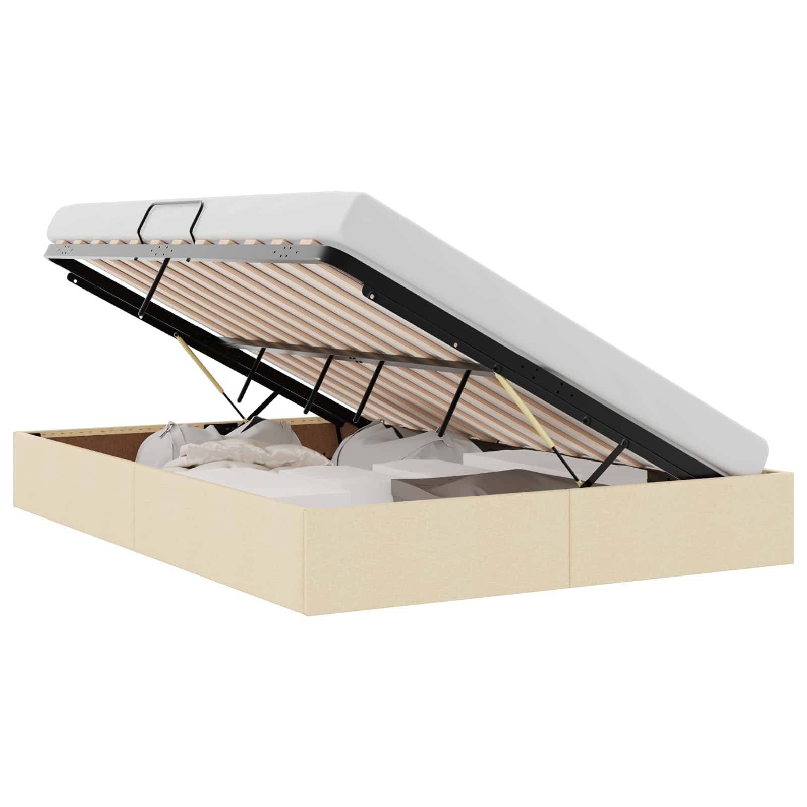 Beige gepolstertes Speicherbett mit auf einem Hydraulikrahmen angehobenem Bettgestell, das den Stauraum unter dem Bett offenlegt.