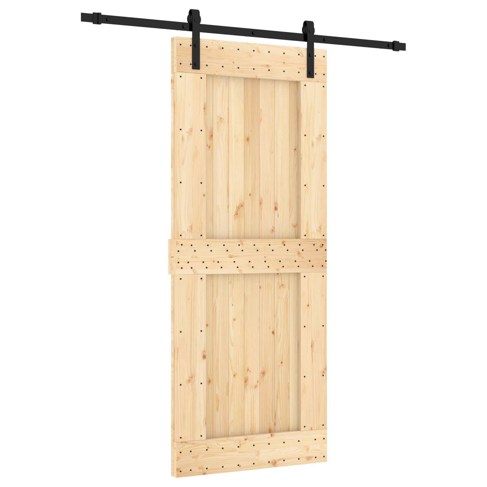 Holzscheunentür mit schwarzem Schiebemechanismus, Vorderansicht auf weißem Hintergrund.