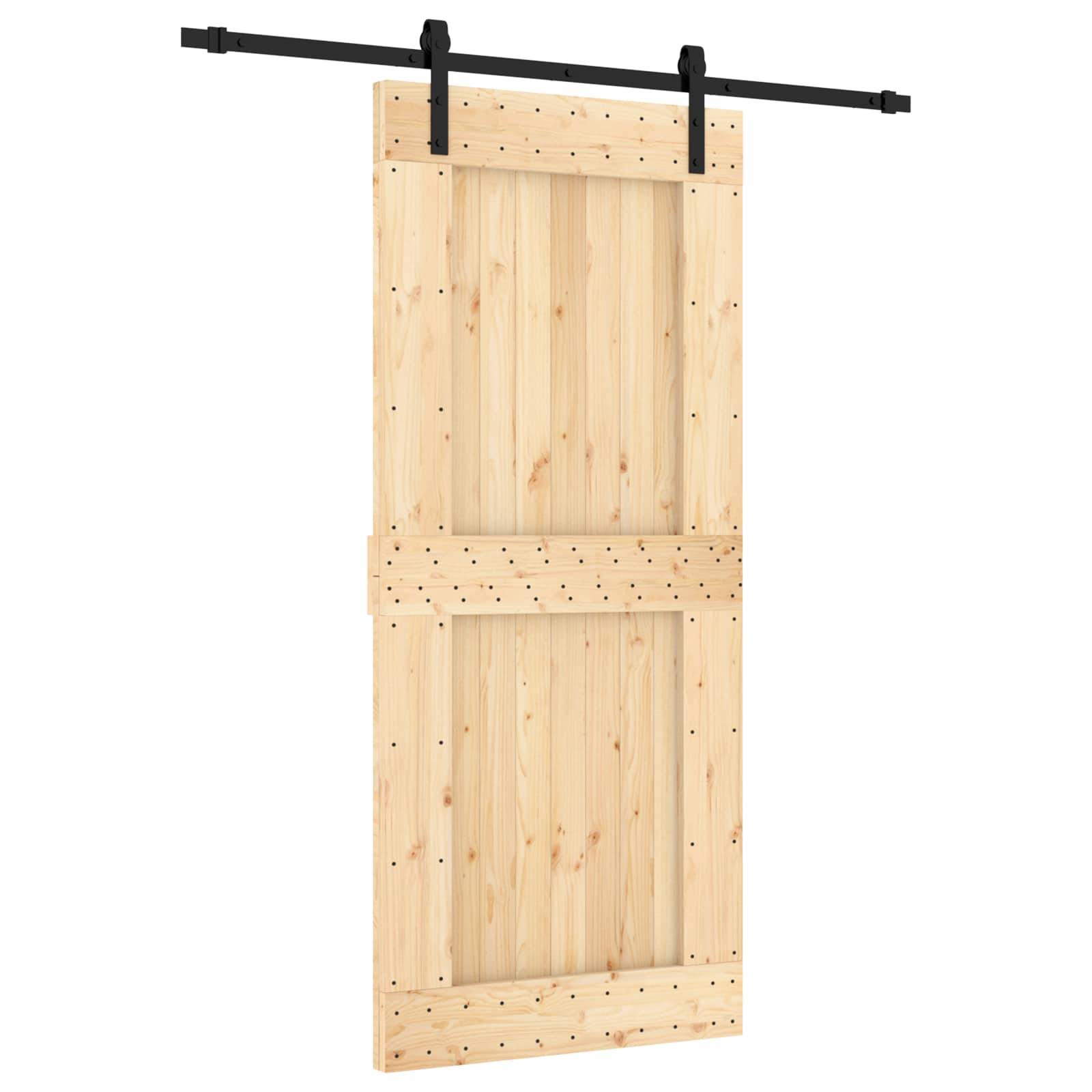Einzelne Holzschiebetür im Scheunenstil auf schwarzer Spurhardware-Halterung, Vorderansicht vor weißem Hintergrund.