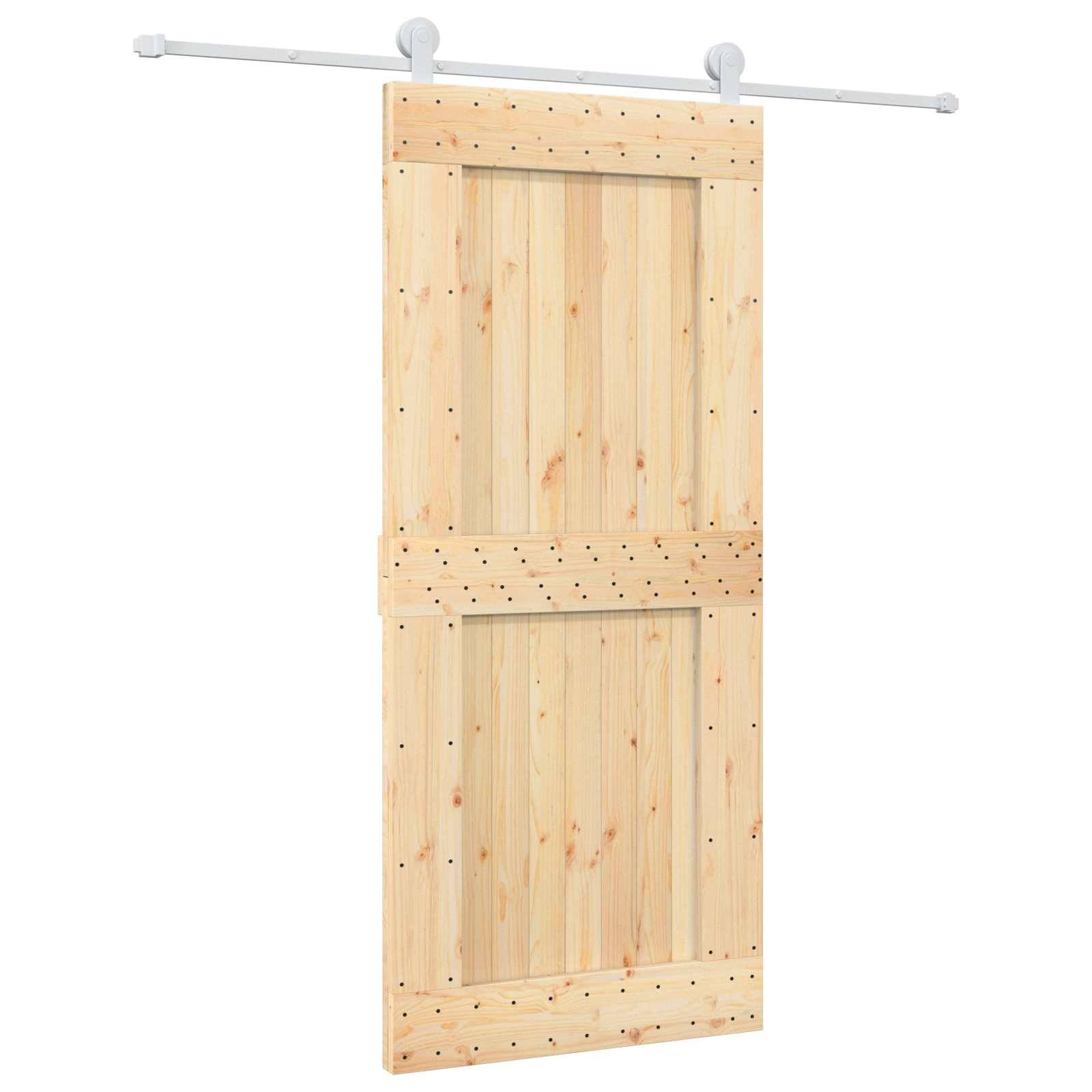 Holzscheunentür mit diagonaler oberer Schienenhardware, isoliert auf weißem Hintergrund dargestellt.