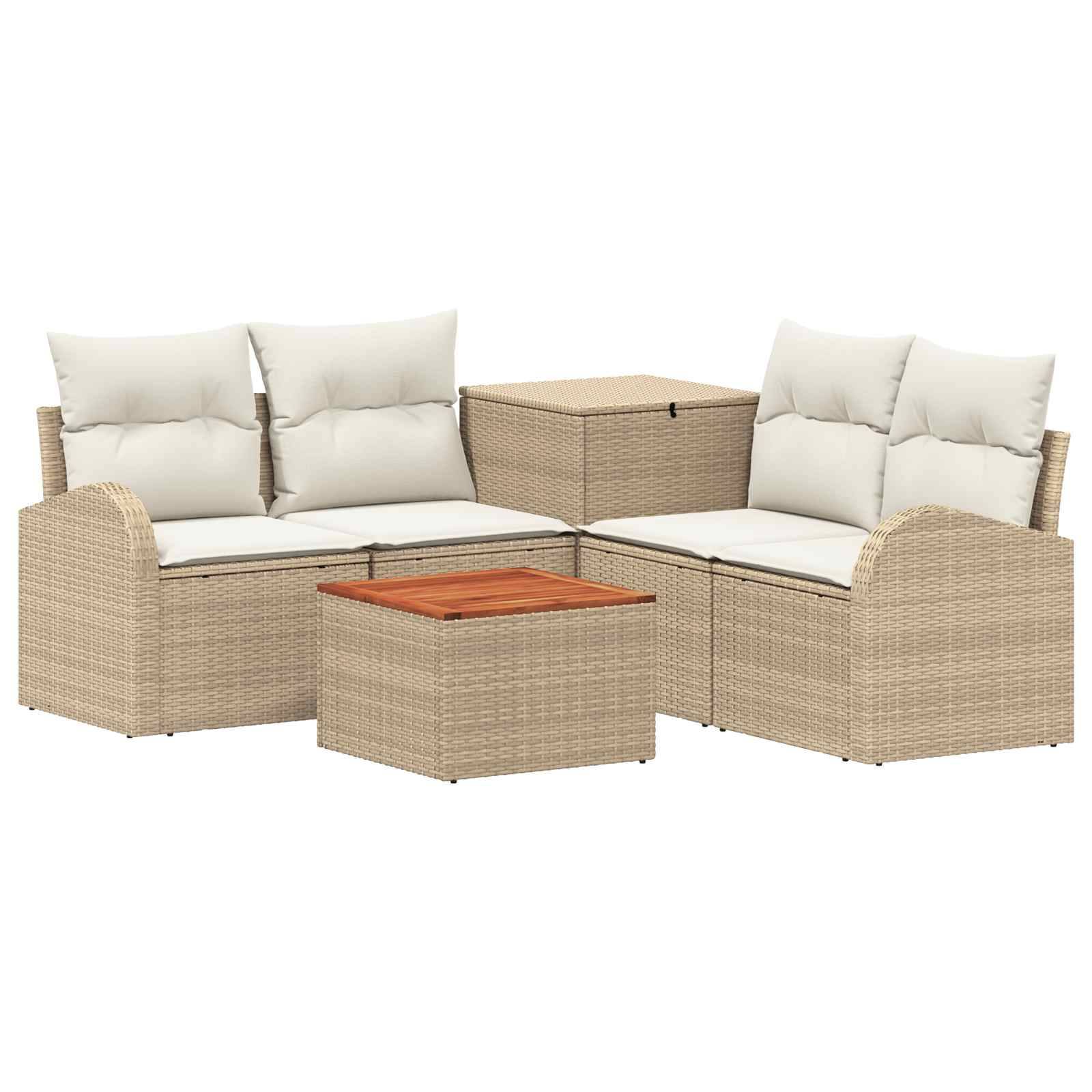 Beigefarbenes Rattan-Patio-Gesprächsset mit zwei gepolsterten Zweisitzern, quadratischem Couchtisch und Beistelltisch mit Stauraum auf weißem Hintergrund