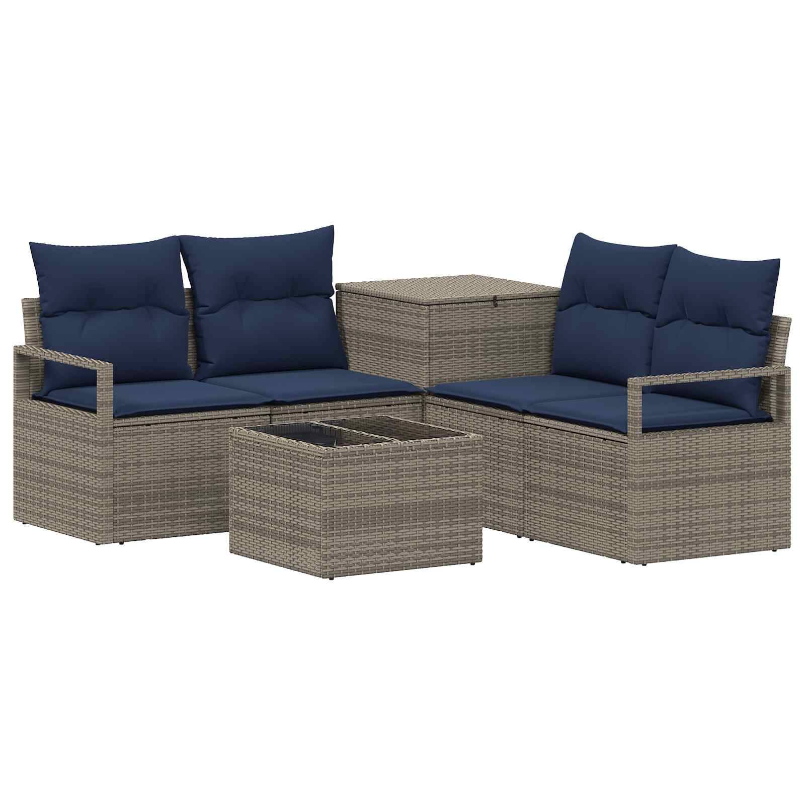 Outdoor-Rattan-Ecksofa-Set mit blauen Kissen, quadratischem Couchtisch und Beistelltisch mit Stauraum auf weißem Hintergrund.