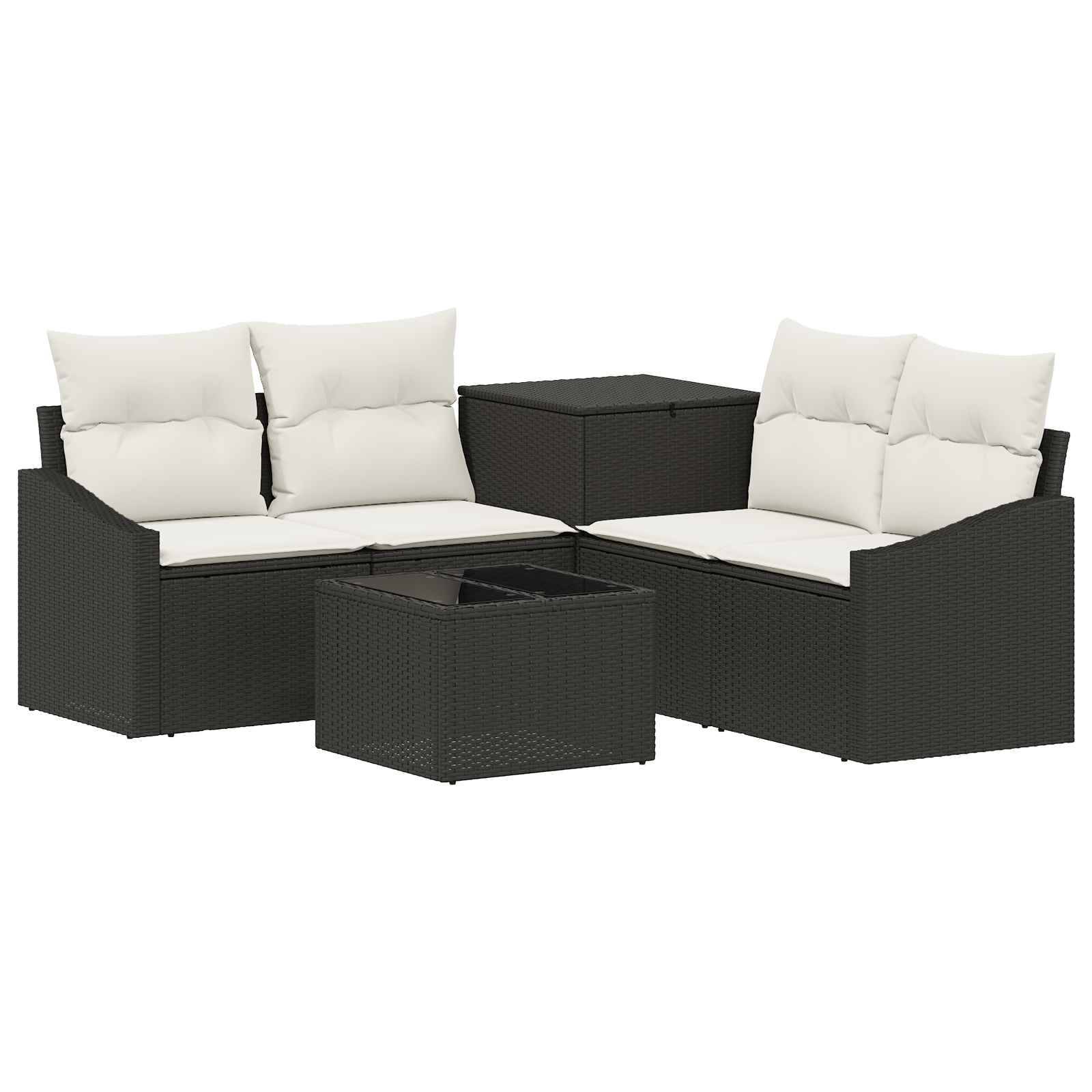Schwarze Rattan-Gartensitzgruppe mit zwei gepolsterten Zweisitzern, einem Ecktisch und einem passenden Couchtisch auf weißem Hintergrund.