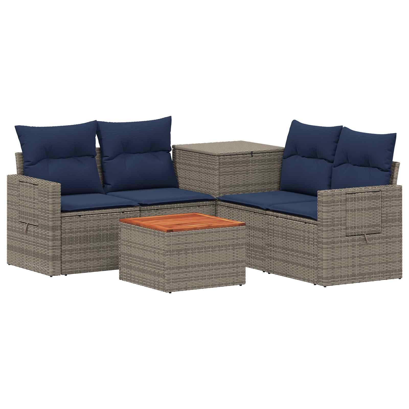 Graue Rattan-Gartensofagarnitur mit marineblauen Kissen, zentralem Stauraum-Tisch und kleinem passenden Couchtisch