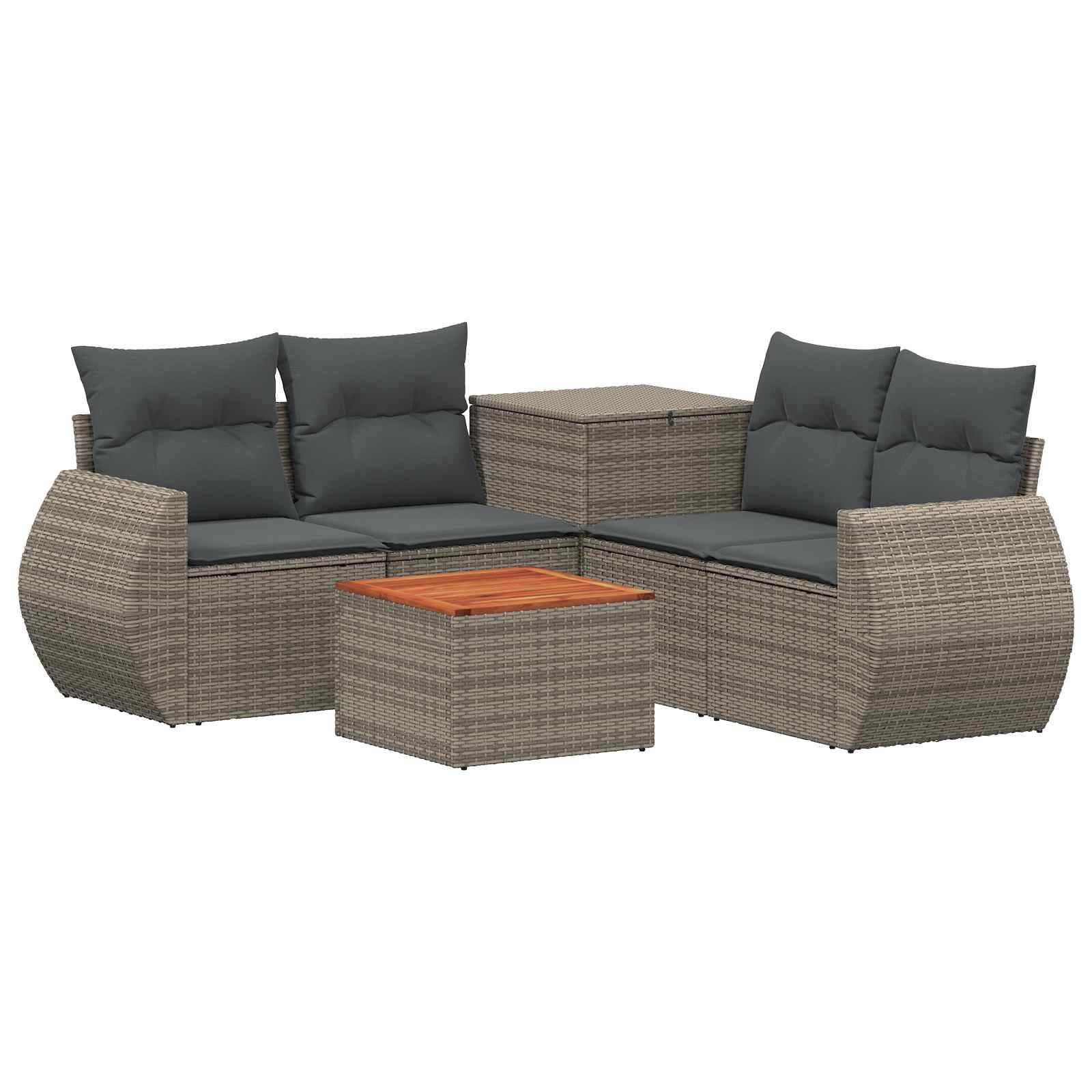 Outdoor-Rattansektion für die Terrasse mit dunklen Polstern, einem kleinen quadratischen Couchtisch und einem passenden Seitentisch mit Stauraum auf weißem Hintergrund.