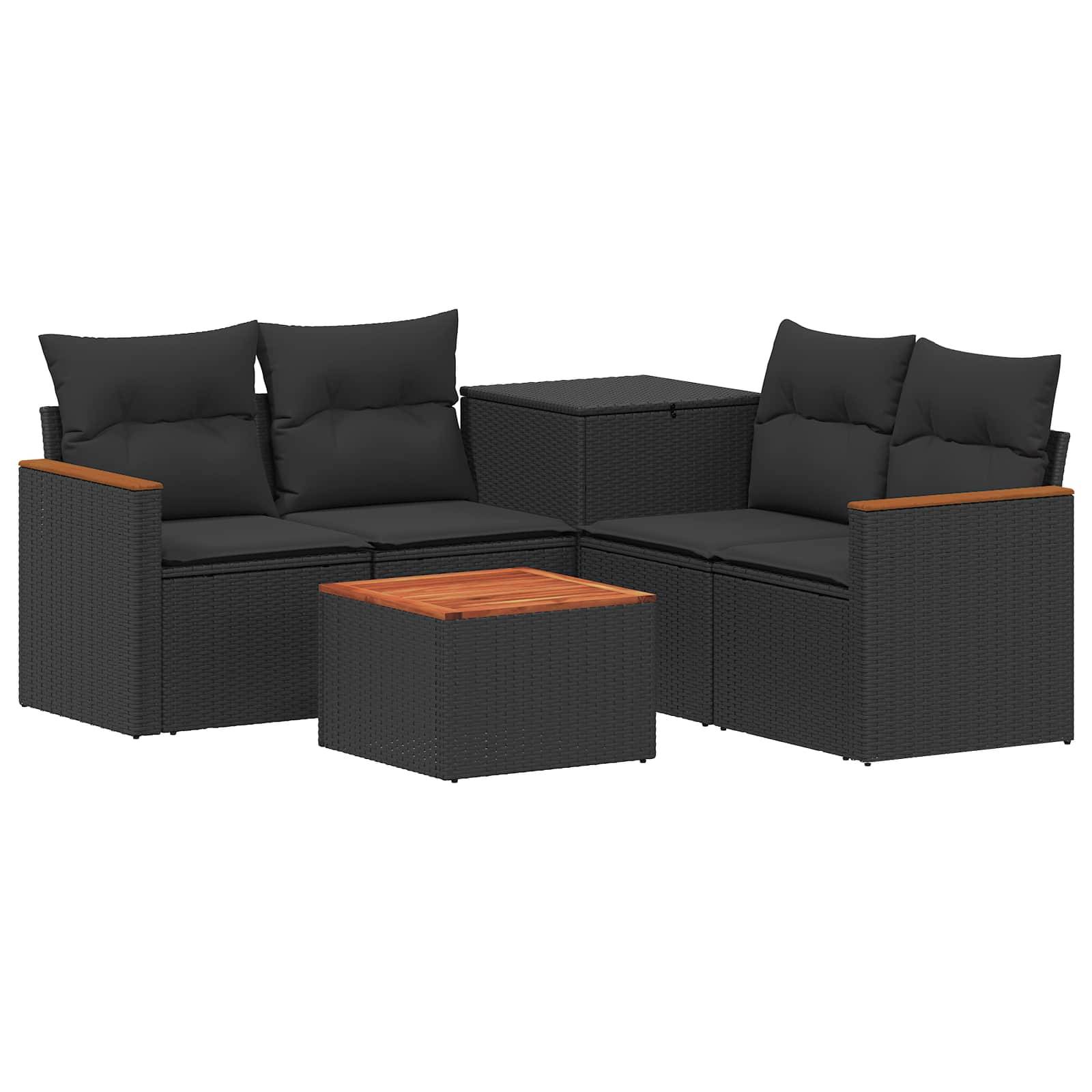 Schwarzes Polyrattan-Gartenmöbel-Set für die Terrasse mit zwei Zweisitzern, einem Ecktisch und einem passenden Couchtisch mit Holzoberflächen.