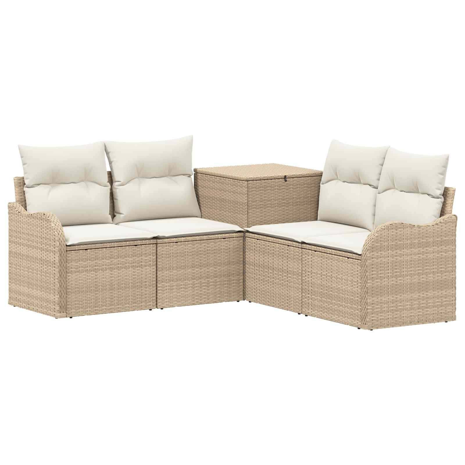 Beige Flechtwerk Patio Ecksofa mit weißen Kissen und passendem Ecktisch auf weißem Hintergrund.