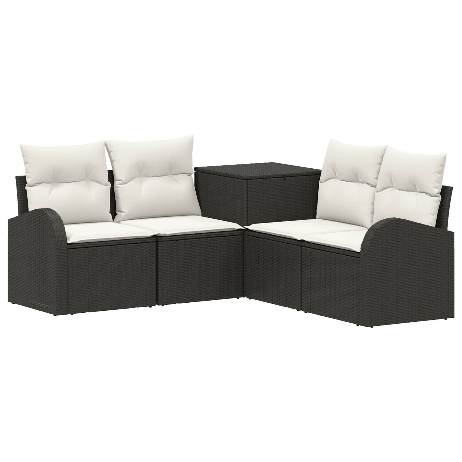 Dunkelbraun geflochtenes Rattan-Außensektionalsofa mit beigen Kissen und einem passenden Ecktisch auf weißem Hintergrund.