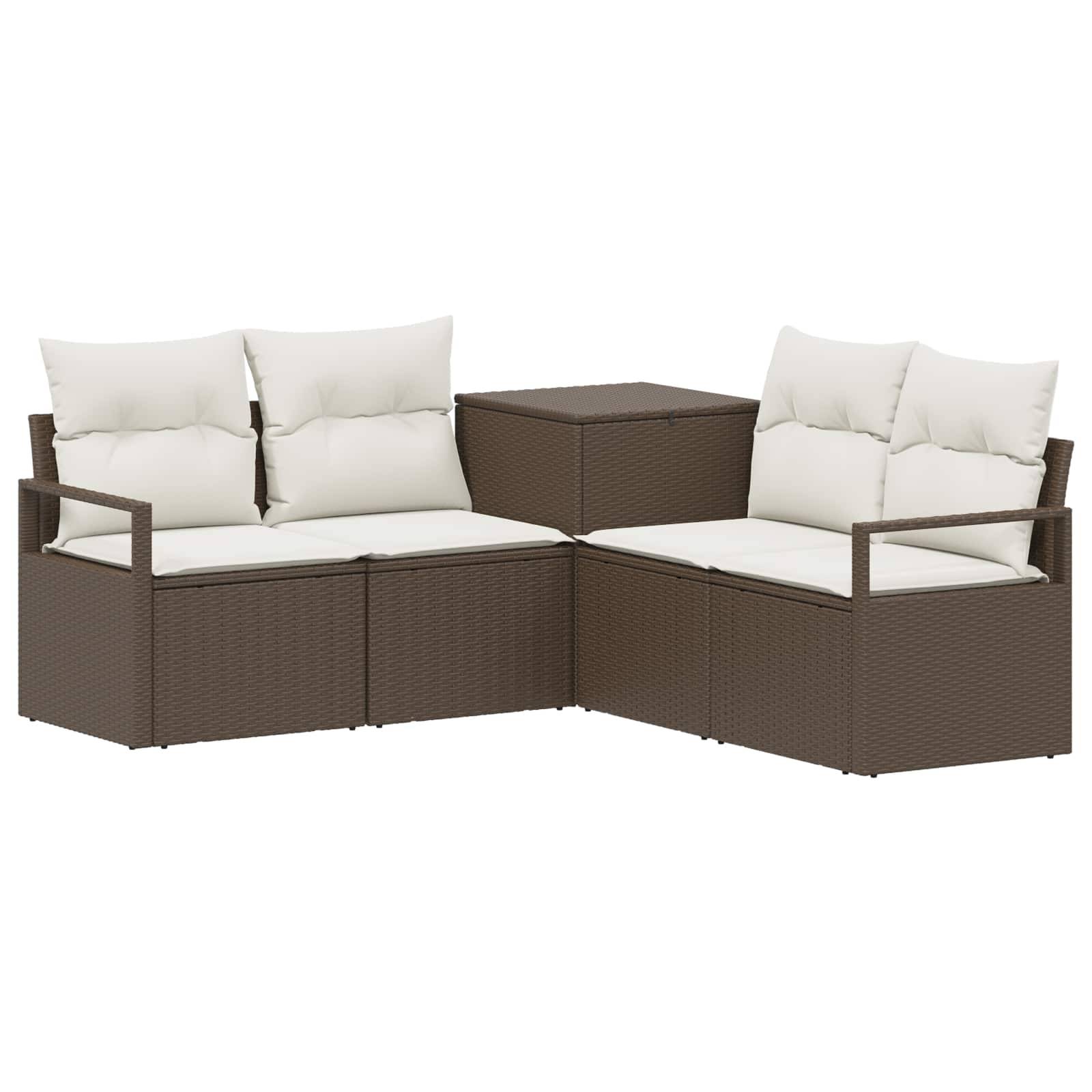 Braunes Rattan-Außensofa mit weißen Kissen und passendem Ecktisch auf weißem Hintergrund.