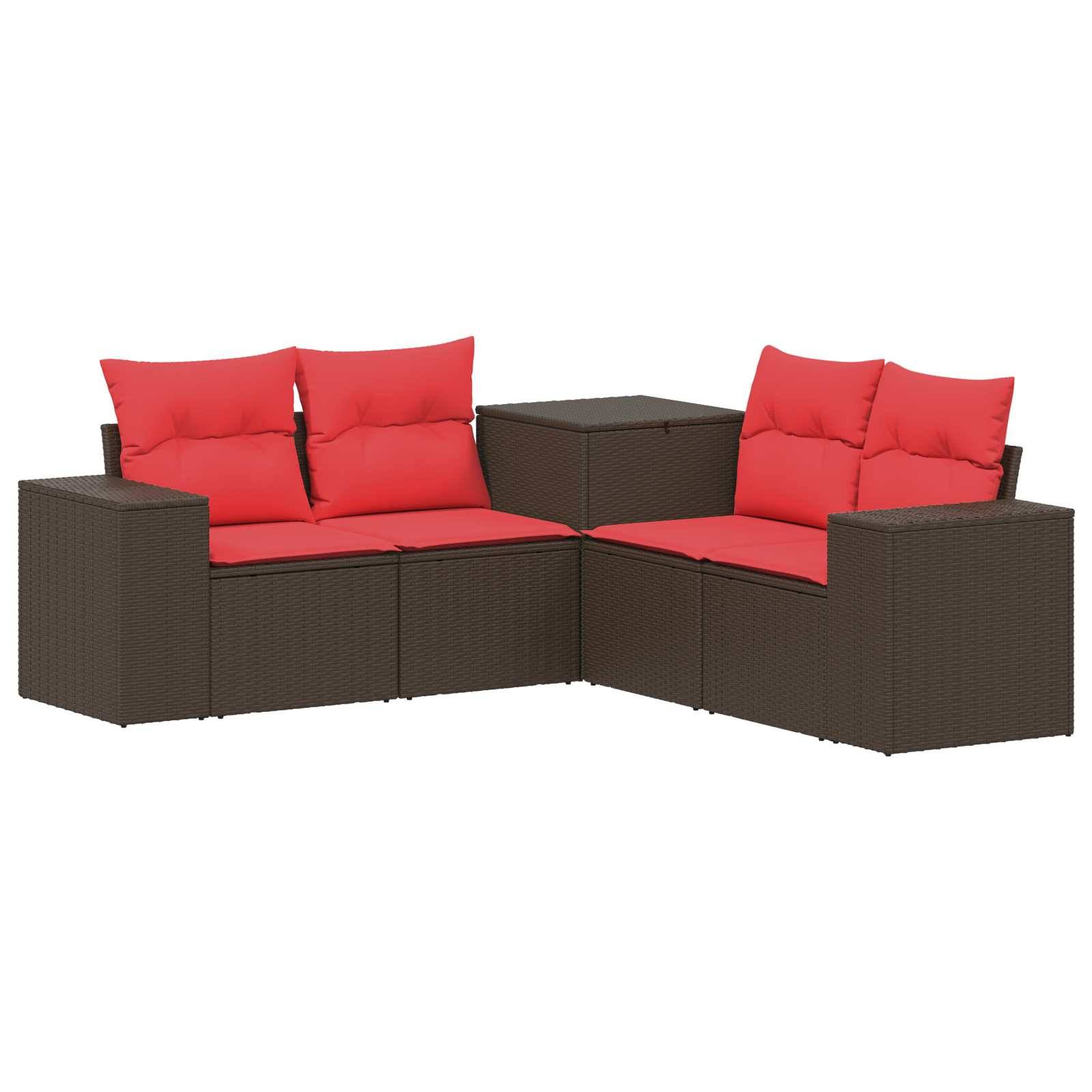 Braunes Flechtwerk-L-förmiges Outdoor-Loungesofa mit roten Kissen und passendem Ecktisch auf weißem Hintergrund.
