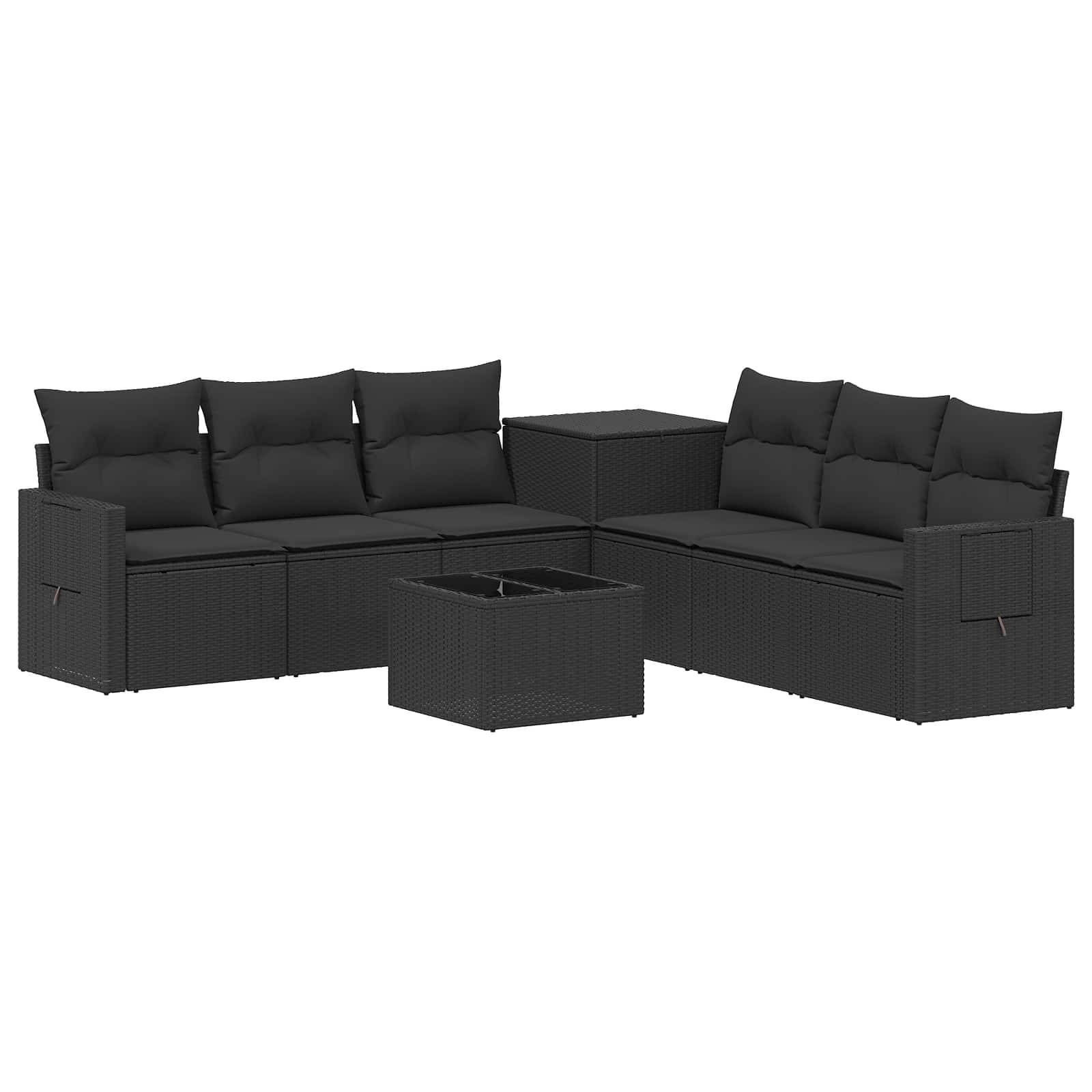 Schwarze Outdoor-Lounge-Garnitur mit gepolsterten Sitzen und Rückenlehnen, passendem Stauraum-Beistelltisch und quadratischem Couchtisch auf weißem Hintergrund.