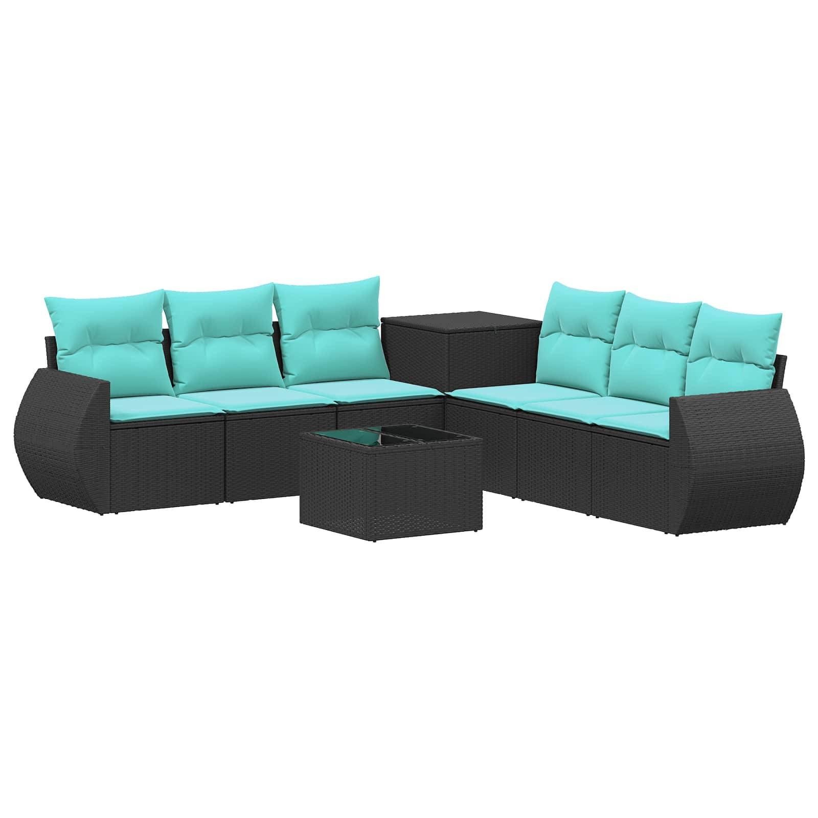 Schwarzes Polyrattan-Gartenelement-Sofa mit türkisen Kissen, passendem Hocker und quadratischem Couchtisch auf weißem Hintergrund.