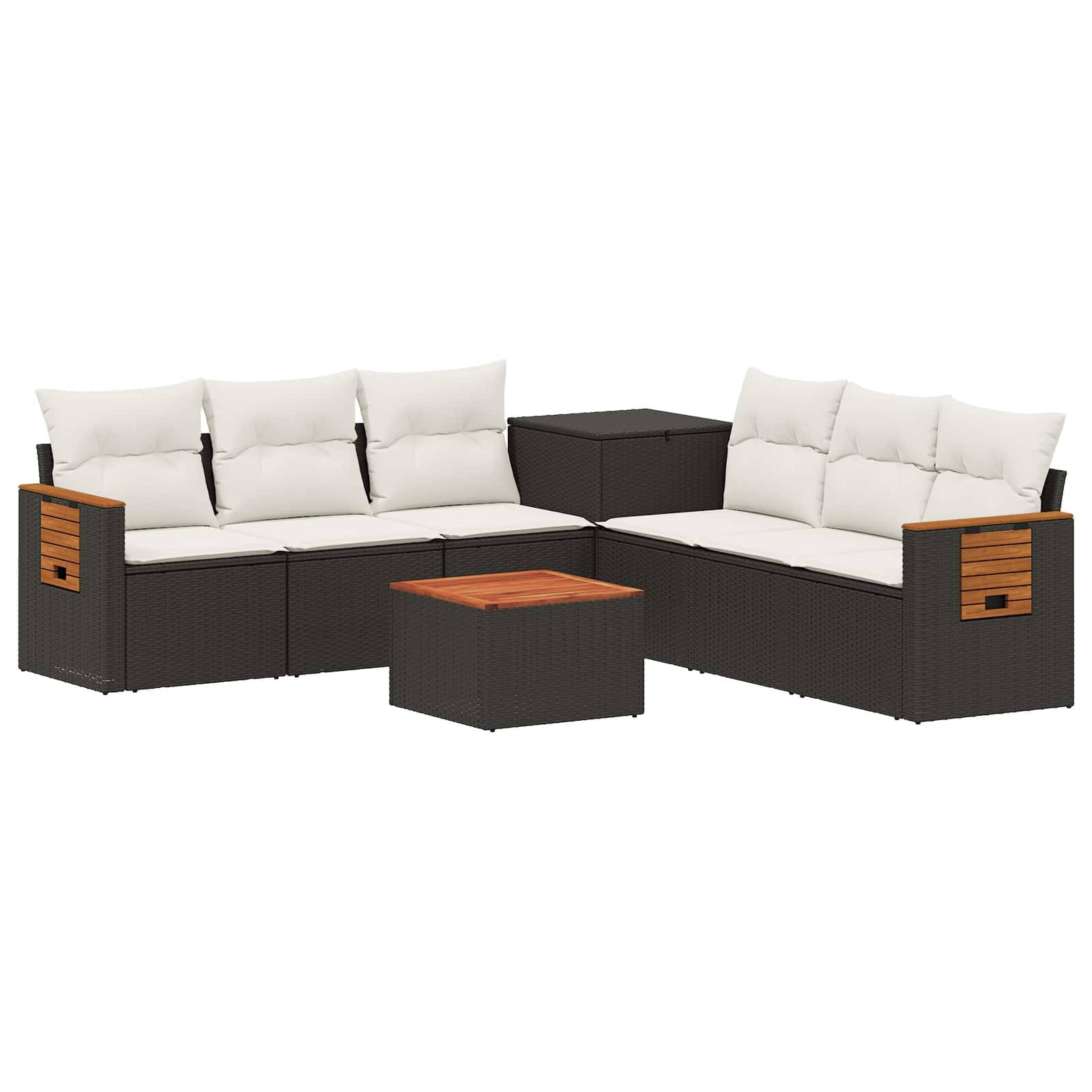 Outdoor-Gartenmöbel-Set mit Ecksofa und weißen Sitzkissen, schwarzen Flechtrahmen, Beistelltisch und passendem Couchtisch auf weißem Hintergrund.