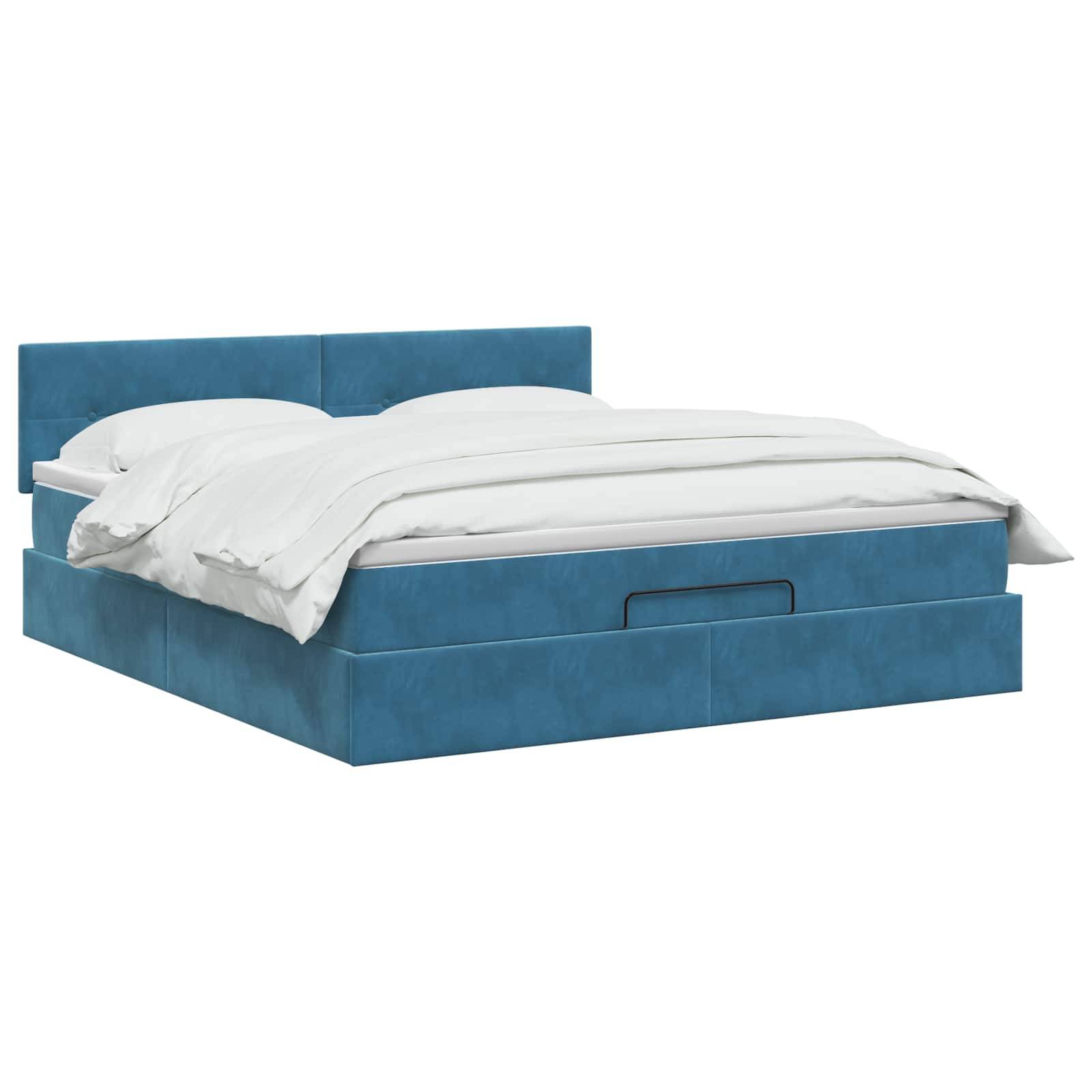 Blaugepolstertes Plattformbett mit weißer Bettwäsche und Kopfteil, dargestellt auf weißem Hintergrund.