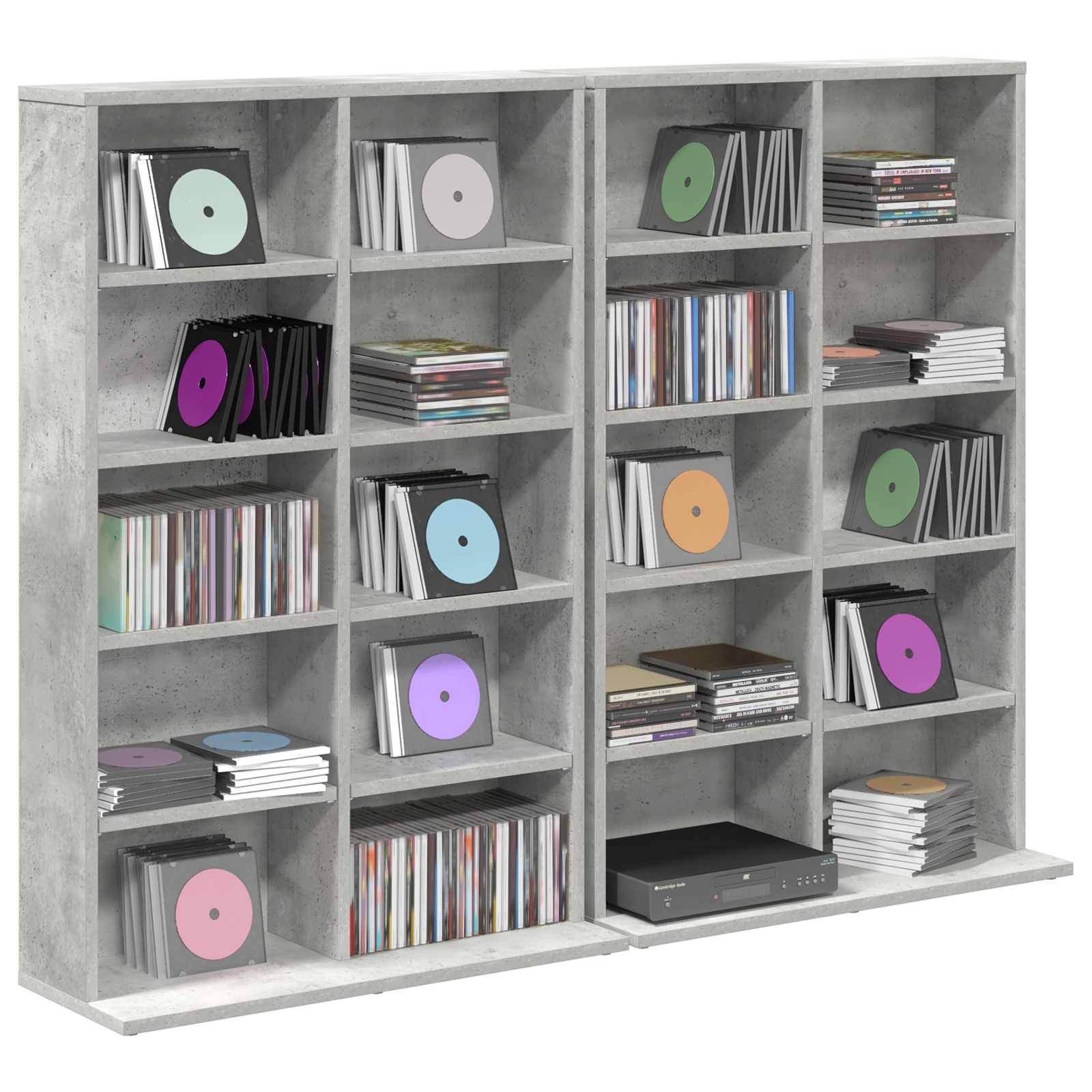 Graues Regalsystem gefüllt mit Schallplatten und CD-Stapeln, mit mehreren farblich gekennzeichneten Discs, die in offenen Fächern ausgestellt sind.