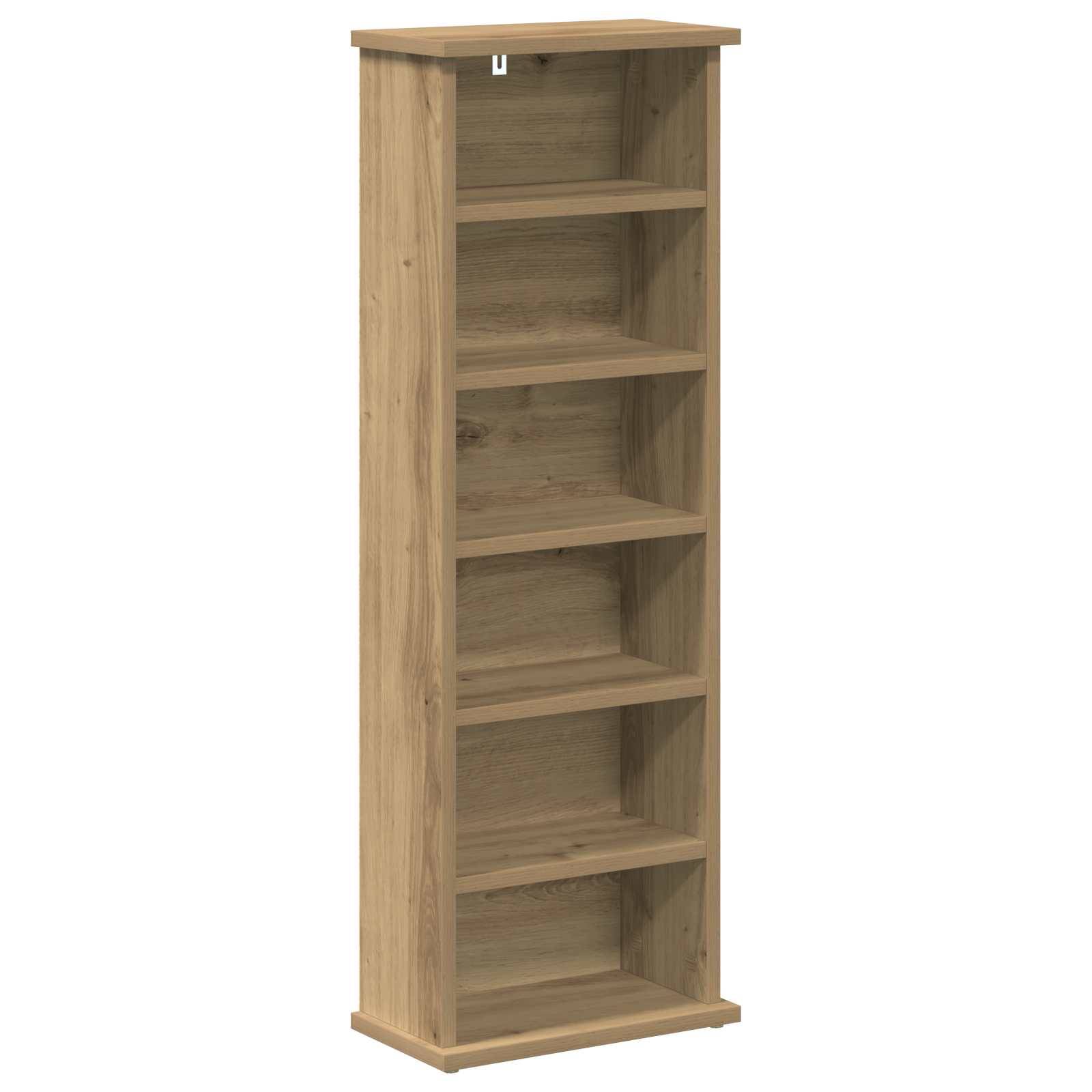 Hohes Bücherregal aus hellem Holz mit sechs offenen Regalen, isoliert auf weißem Hintergrund dargestellt.