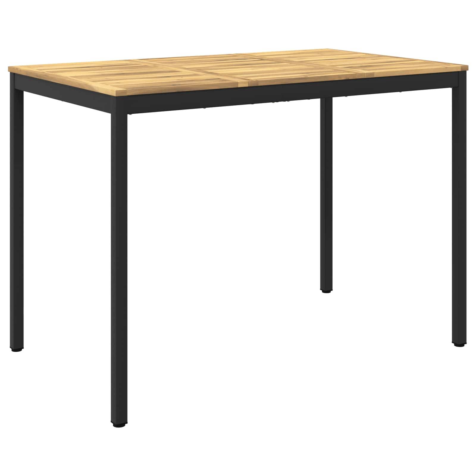 Rechteckiger Holztisch mit schwarzen Metallbeinen auf weißem Hintergrund.
