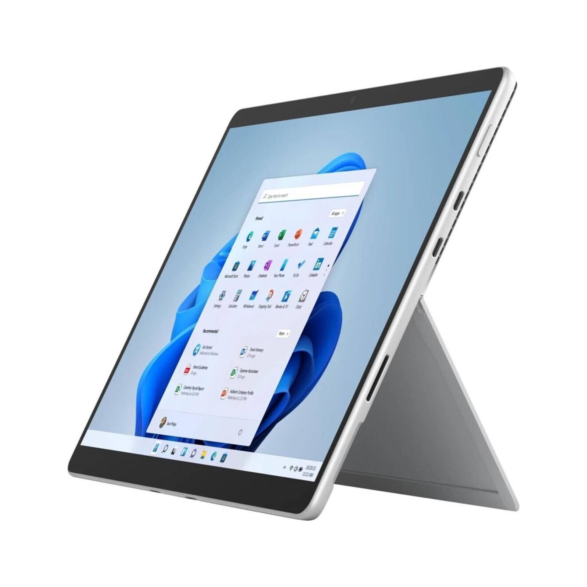 Silbernes, angewinkeltes 2-in-1-Laptop/Tablet mit Ständer, das das Windows 11-Startmenü auf dem Bildschirm anzeigt.