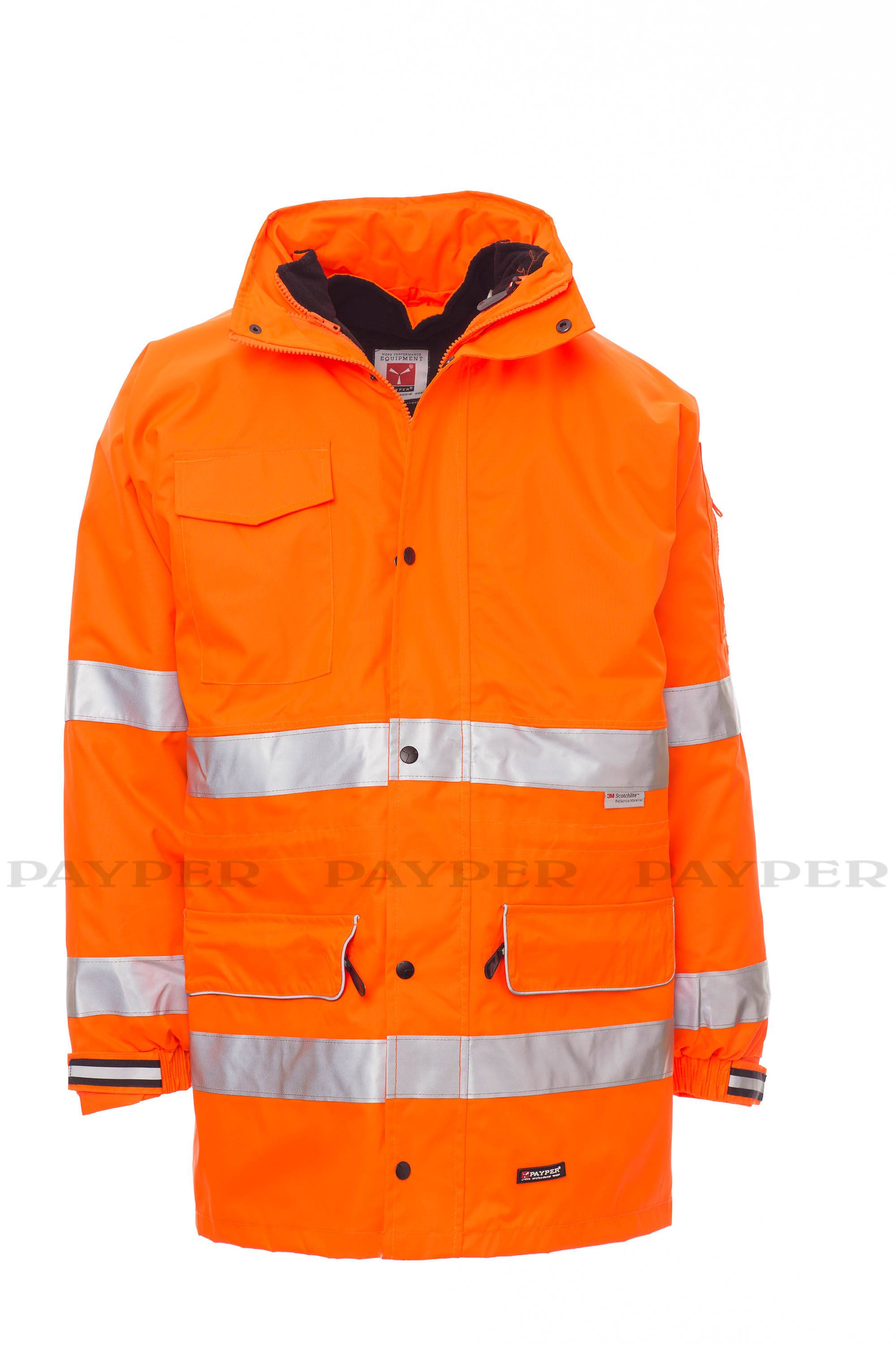 Hochsichtbare orangefarbene Sicherheitsjacke mit Kapuze, reflektierenden silbernen Streifen, Vordertaschen und schwarzem Futter, gezeigt auf einem einfachen weißen Hintergrund.