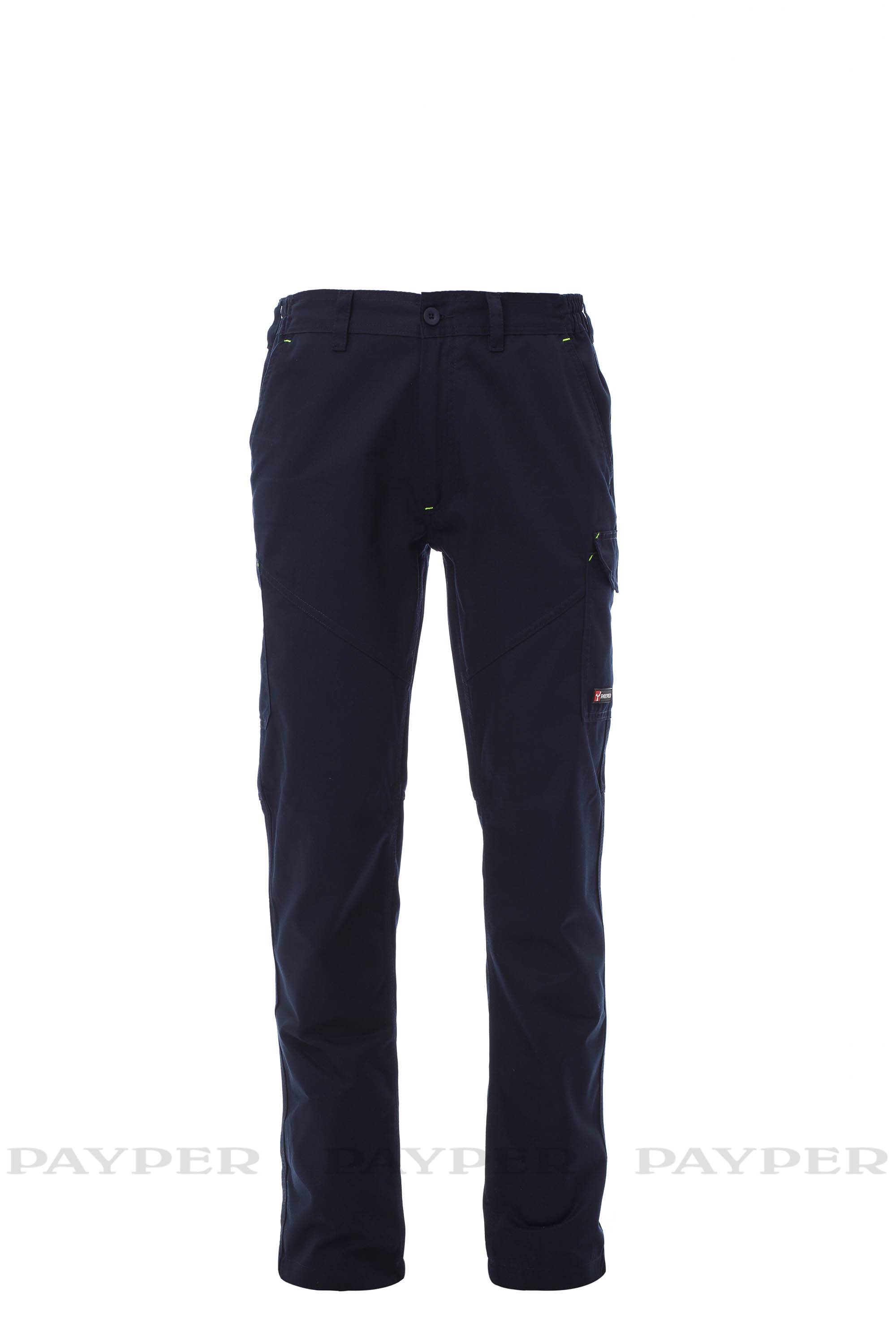 Dunkelblaue Cargohose von vorne auf weißem Hintergrund dargestellt.