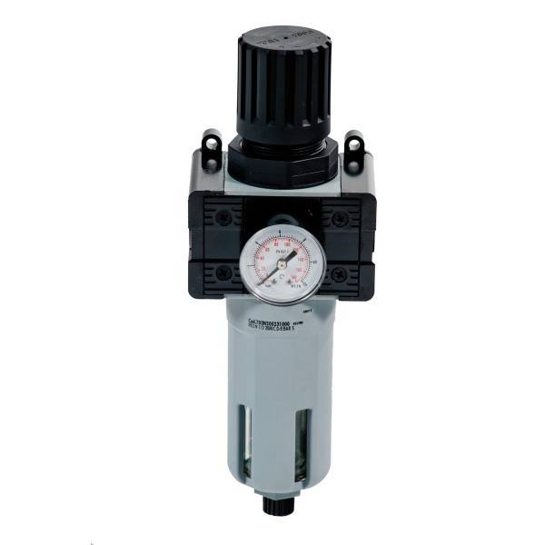 Druckregler mit Manometer und Einstellknopf auf weißem Hintergrund.