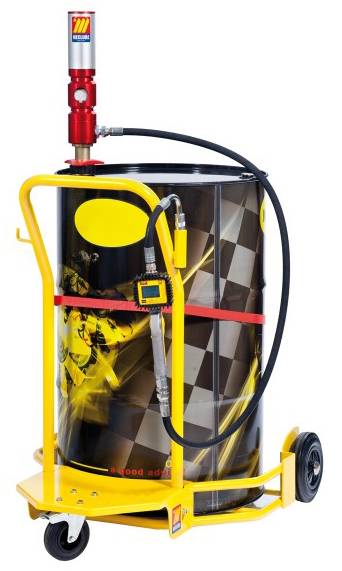 Mobiler Trommelpumpenwagen mit gelbem Rahmen, Rädern und Schlauch zum Abfüllen von Flüssigkeit aus einem Stahlbehälter.