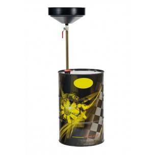 Schwarzer hängender Vogelfutterautomat mit trichterförmiger Oberseite, der über einem dekorativen zylindrischen Saatbehälter hängt.