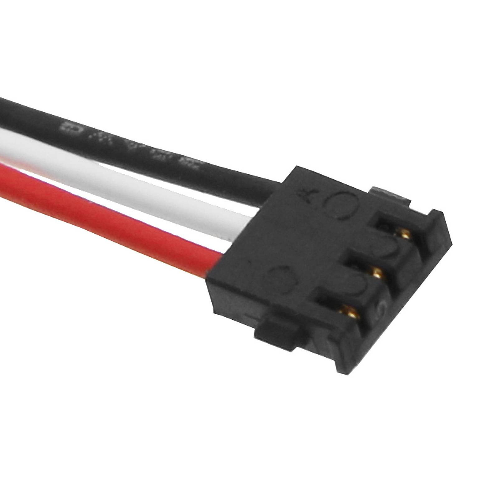 Dreipoliger schwarzer Stecker mit roten, weißen und schwarzen Leitungen auf weißem Hintergrund.