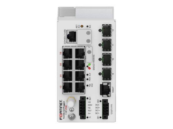 Vorderansicht eines Fortinet-Netzwerkgeräts oder Switches mit mehreren Ethernet-Anschlüssen, gekennzeichneten Status-LEDs und Stromversorgung/Konsolenverbindungen.