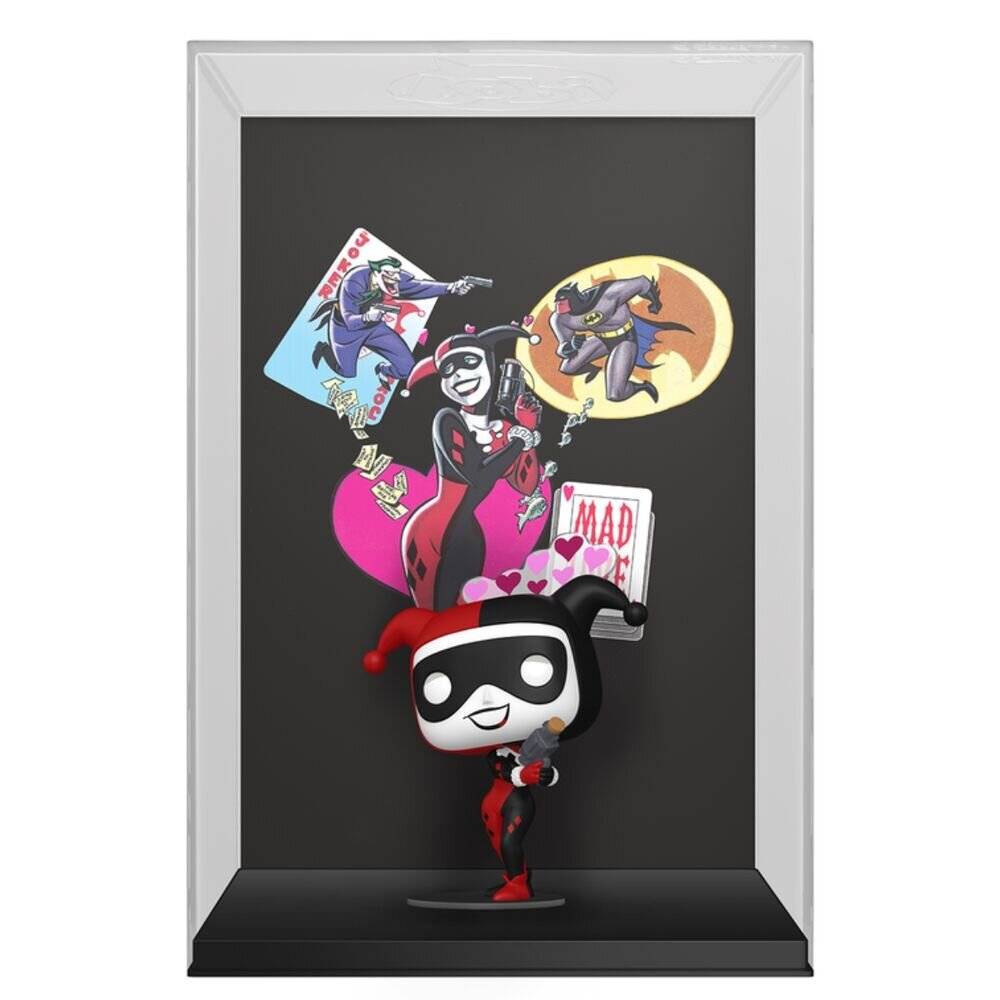 Figurine von Harley Quinn in Rahmen, die Karten hält, mit Comic-Stil Harley Artwork hinter ihr auf einem schwarzen Displayständer.