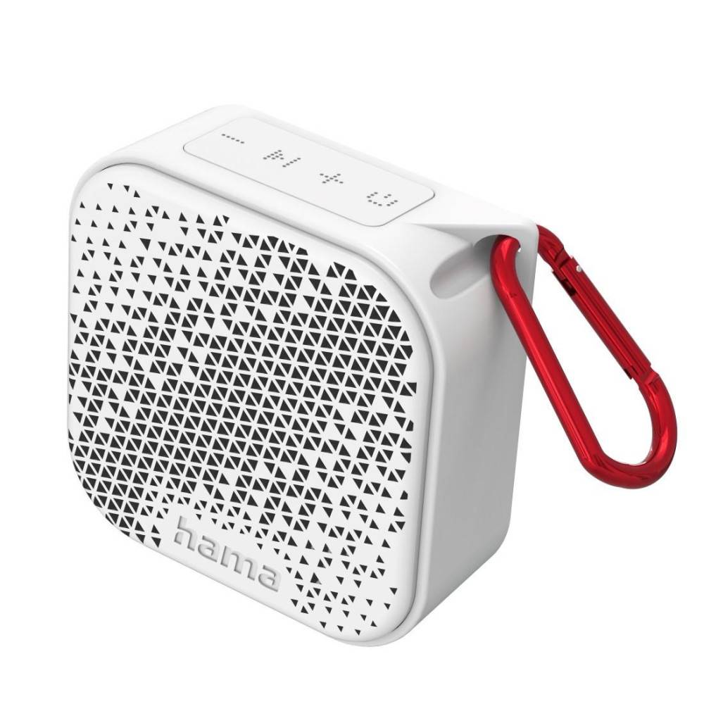 Tragbarer weißer Hama Bluetooth-Lautsprecher mit dreieckigem Gitter und rotem Karabinerhaken, gezeigt auf weißem Hintergrund.