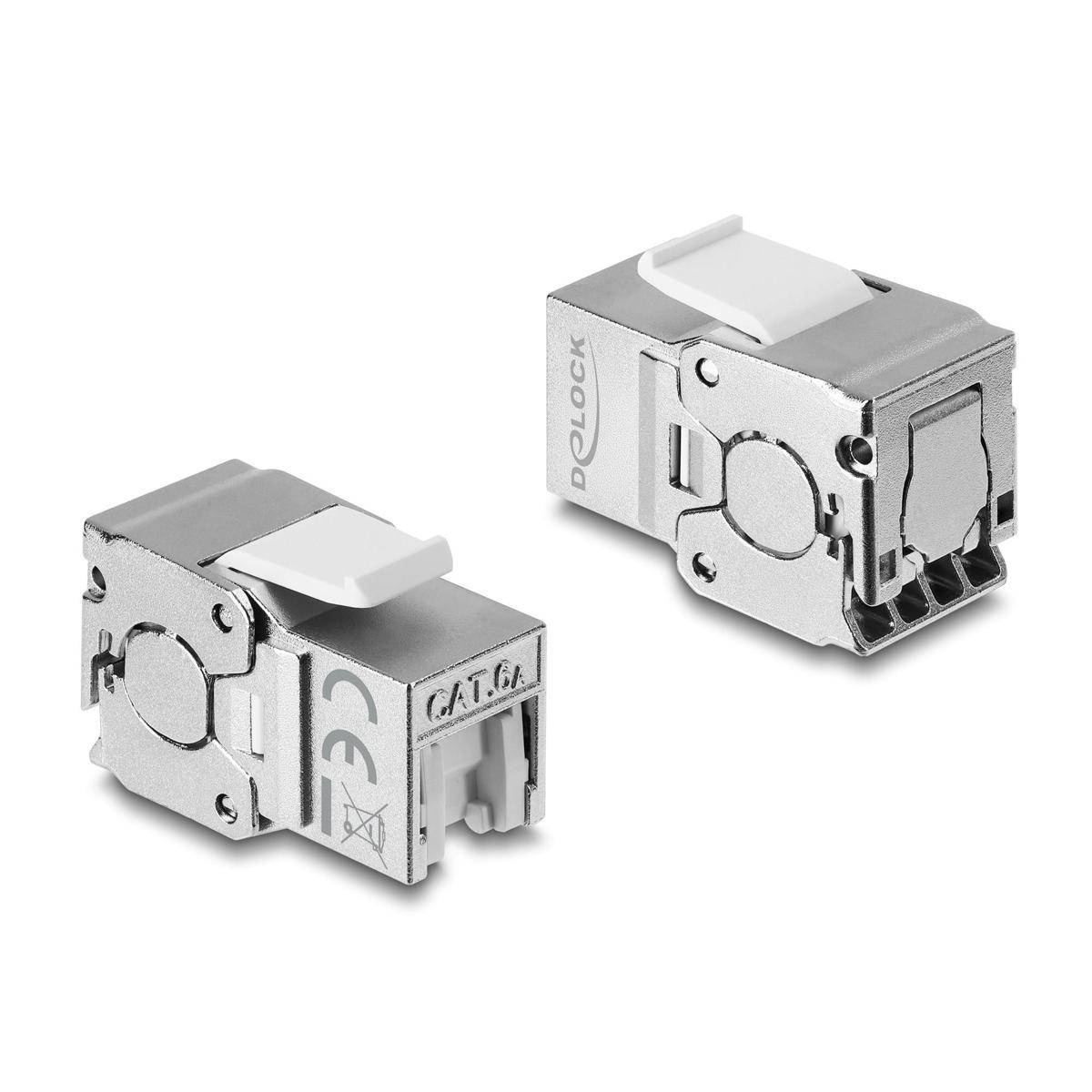 Zwei Metall-Ethernet-Keystone-Buchsen mit weißen Verriegelungslaschen, gezeigt auf einem schlichten weißen Hintergrund.