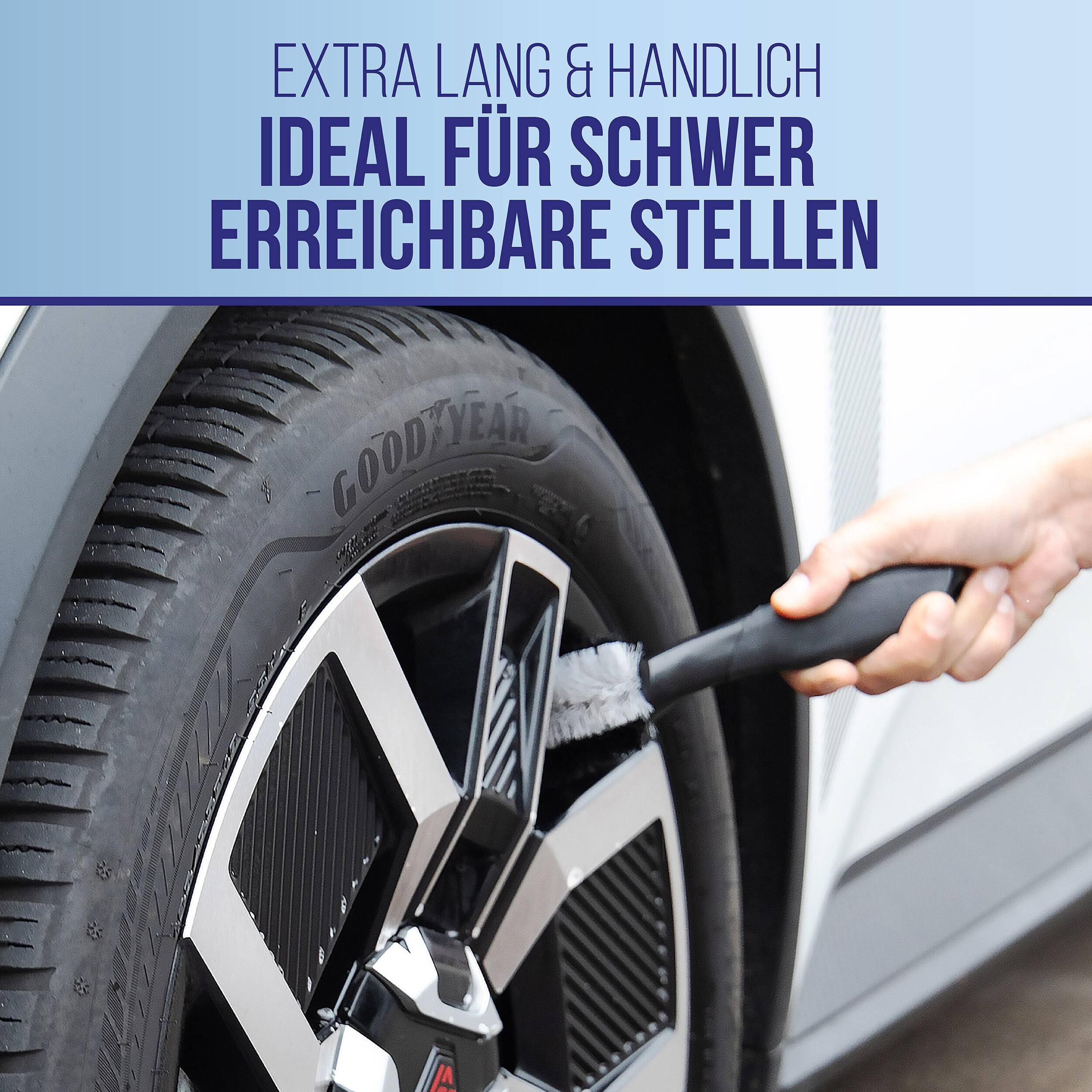 Handgehaltene Radbürste reinigt Autoreifen und Felge; deutscher Text sagt „extra lang und praktisch