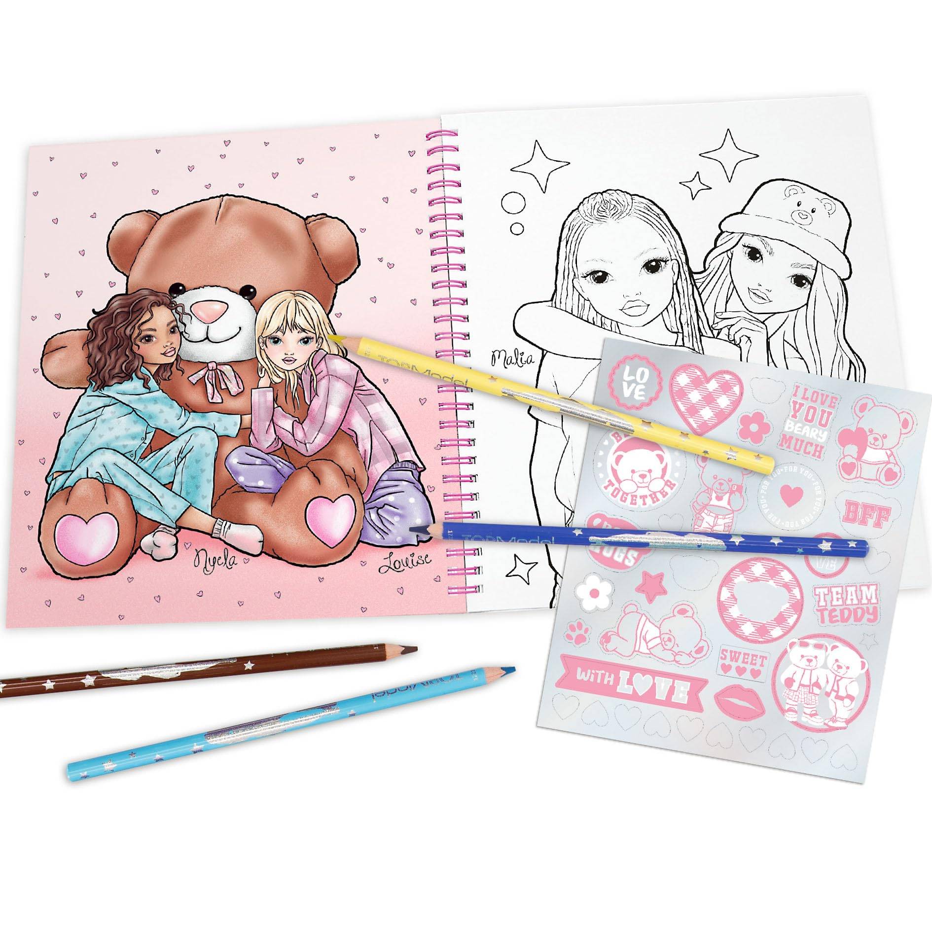 Malbuch-Doppelseite mit zwei Mädchen, die einen Teddybären auf der linken Seite umarmen, und einer unvollendeten Schwarz-Weiß-Zeichnung auf der rechten Seite, plus Buntstifte und Aufkleberbogen darunter.