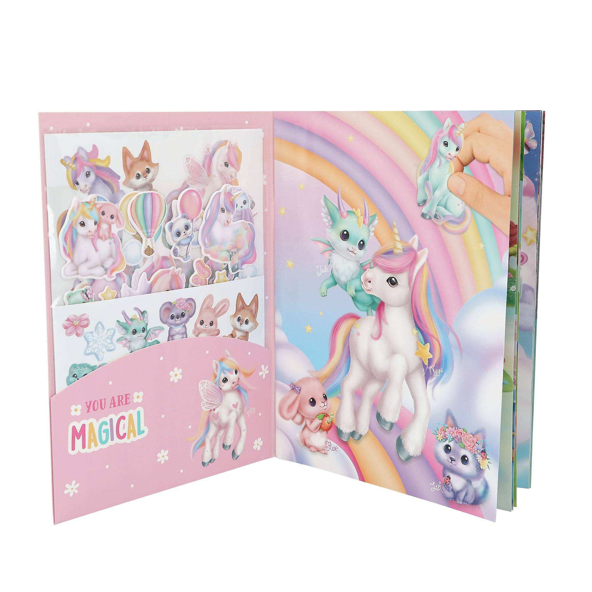 Offenes Kinderbuch mit pastellfarbenen Einhörnern, Regenbogenhintergrund und dem Satz „Du bist magisch