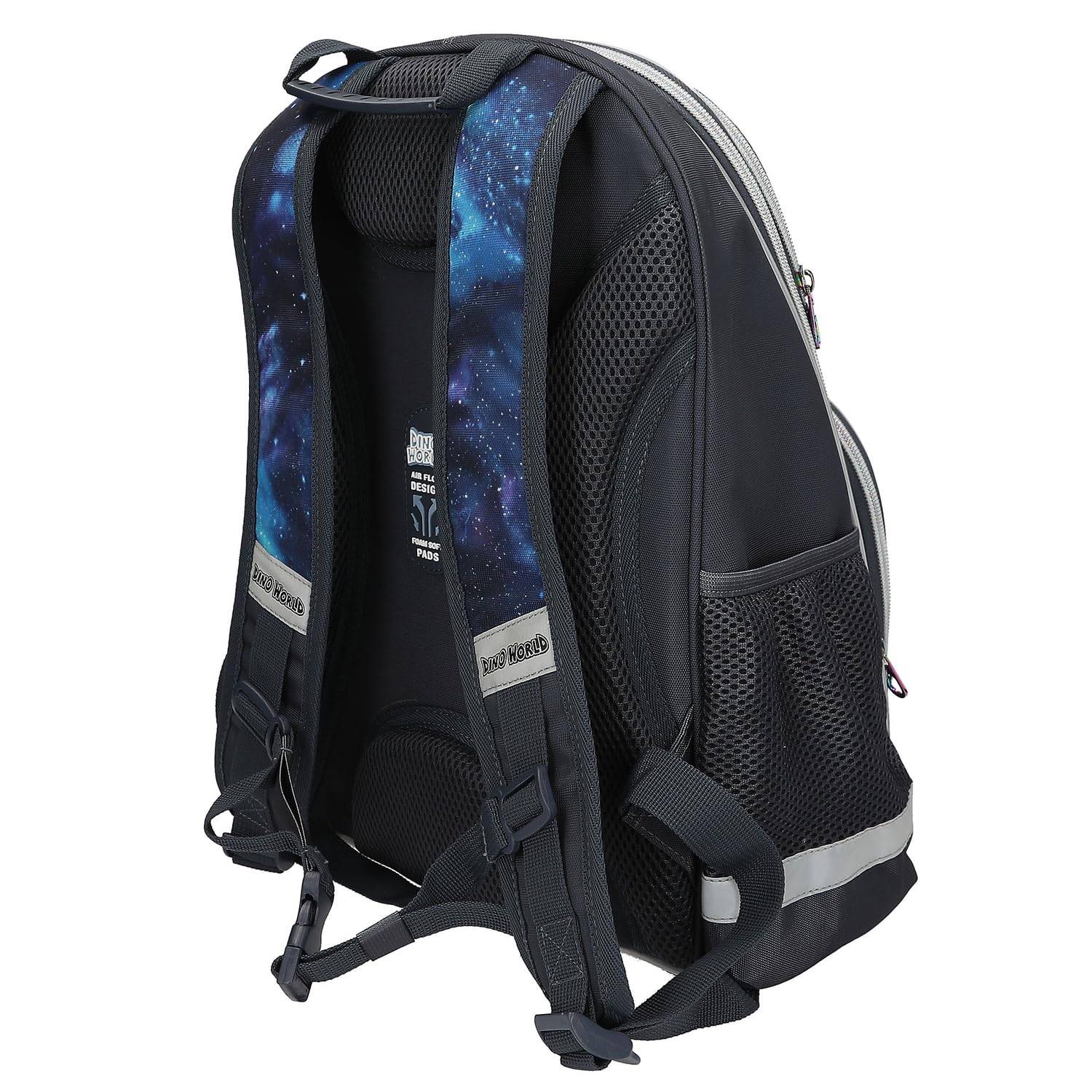 Schwarzer Rucksack mit blauen Schultergurten im Galaxie-Muster, gepolsterter Rückenseite, Netzstoff-Seitentaschen und reflektierendem Besatz auf weißem Hintergrund.