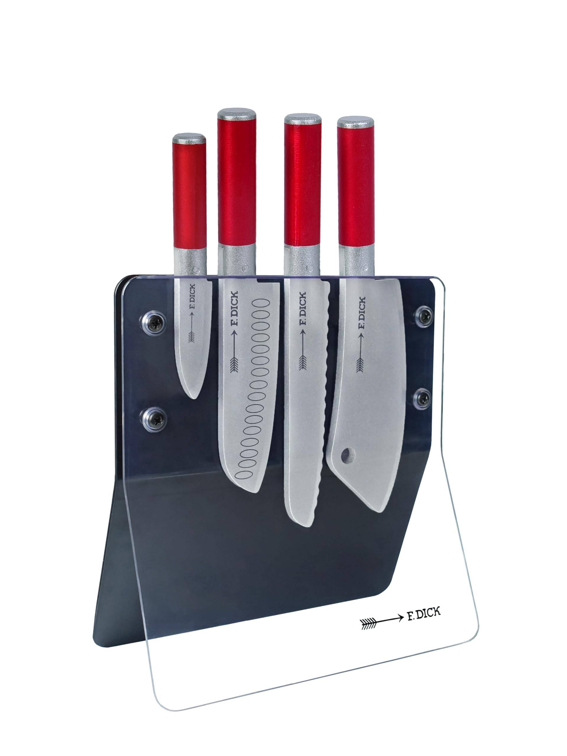Wandmontierter magnetischer Messerhalter mit vier Messern mit roten Griffen, transparenter Acrylfront und 'E. BLOCK'-Branding.