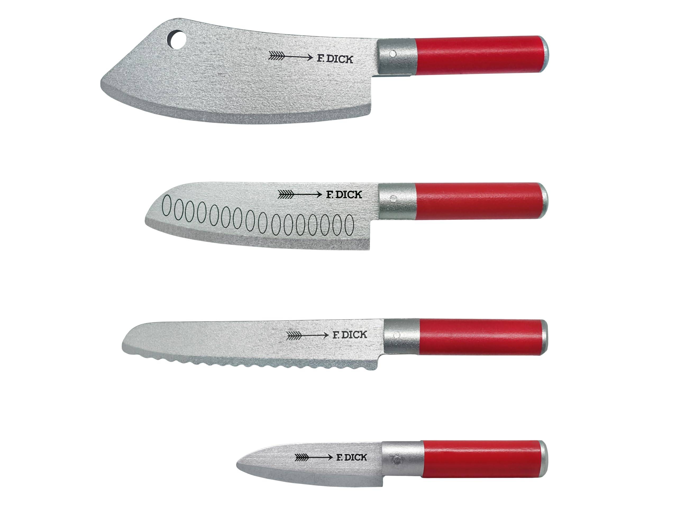 Vier gezeigte Fleischermesser mit roten Griffen und unterschiedlichen Klingenstilen: Hackbeil, Grubchenklingel, Wellenschliff und schmales Tourniermesser.