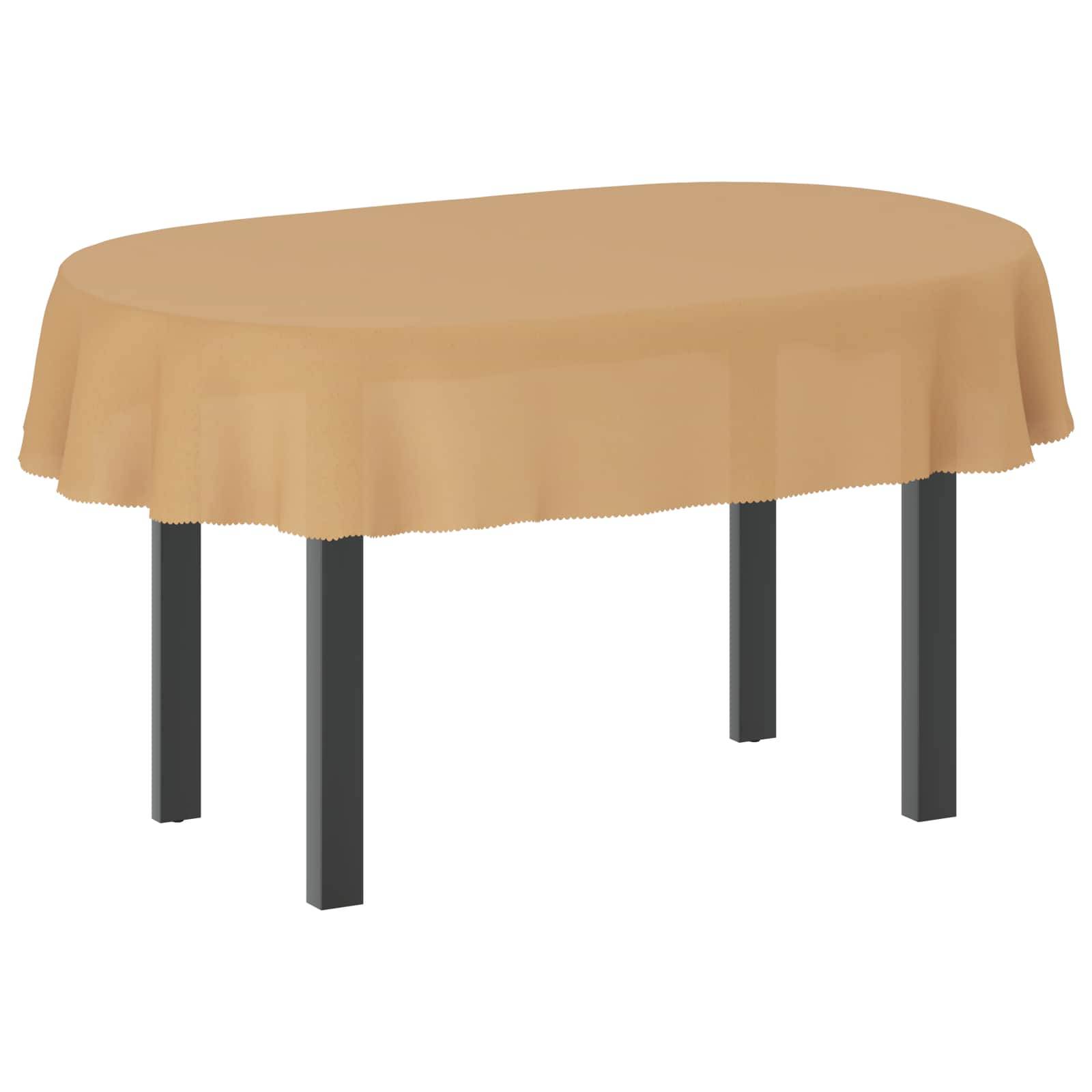 Ovaler Tisch mit beige Tischdecke und vier dunklen Beinen, gezeigt auf weißem Hintergrund.