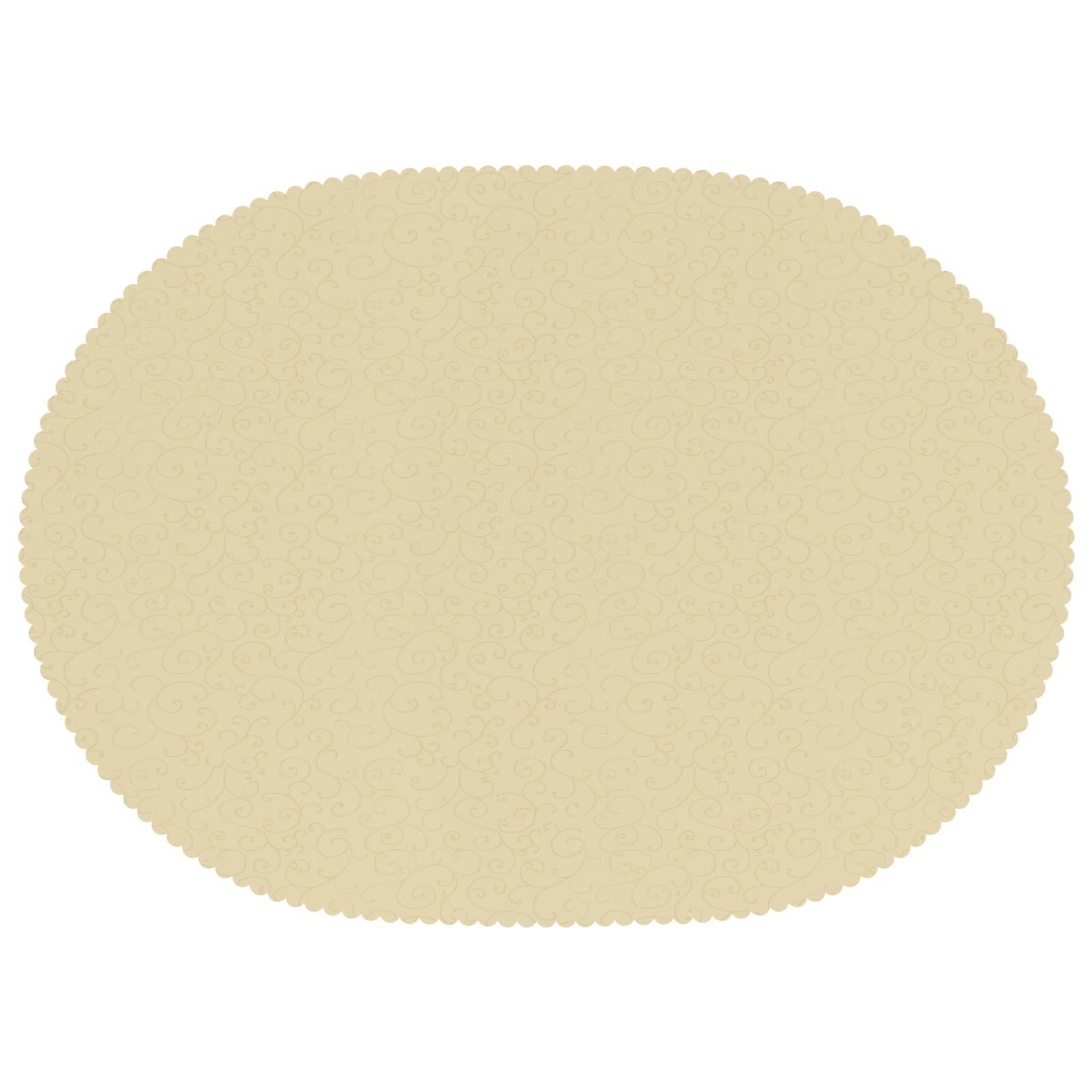 Einfache beige ovale Spitzenmatte oder Platzset auf weißem Hintergrund.