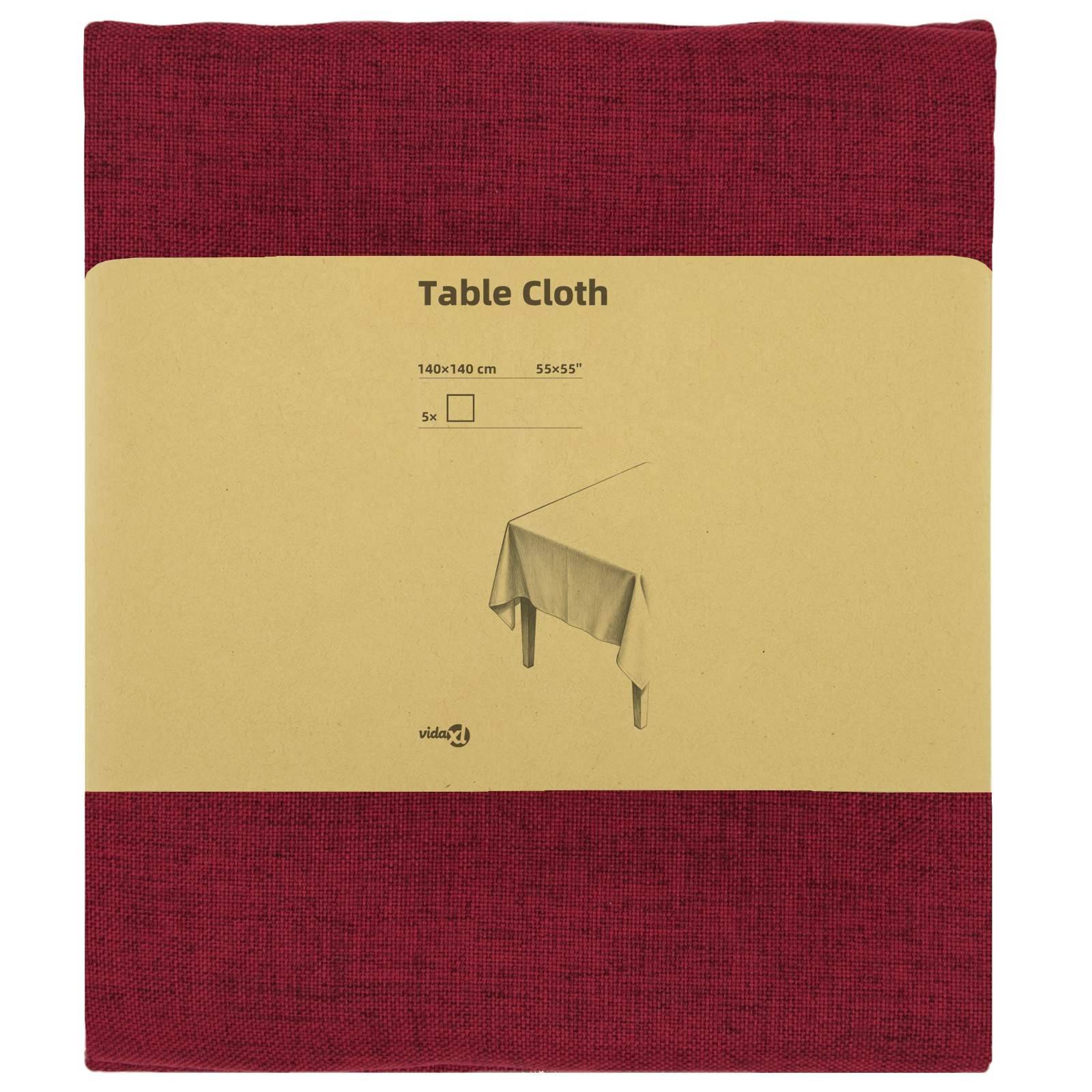 Paket einer roten Tischdecke mit der Beschriftung „Tischdecke