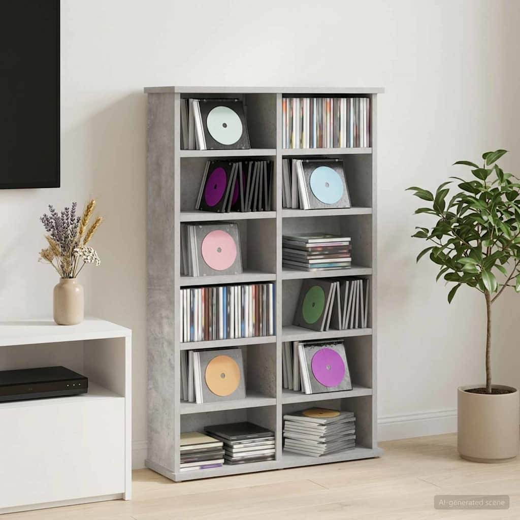 Eine graue Regalanlage, organisiert mit Schallplatten und gestapelten Alben in einem modernen Wohnzimmer, flankiert von einem Fernsehständer, eine Vase und eine Topfpflanze.