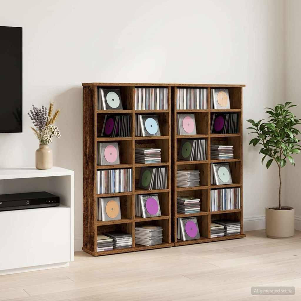Holzregal gefüllt mit Schallplatten und Stapeln von CDs in einem minimalistischen Wohnzimmer.