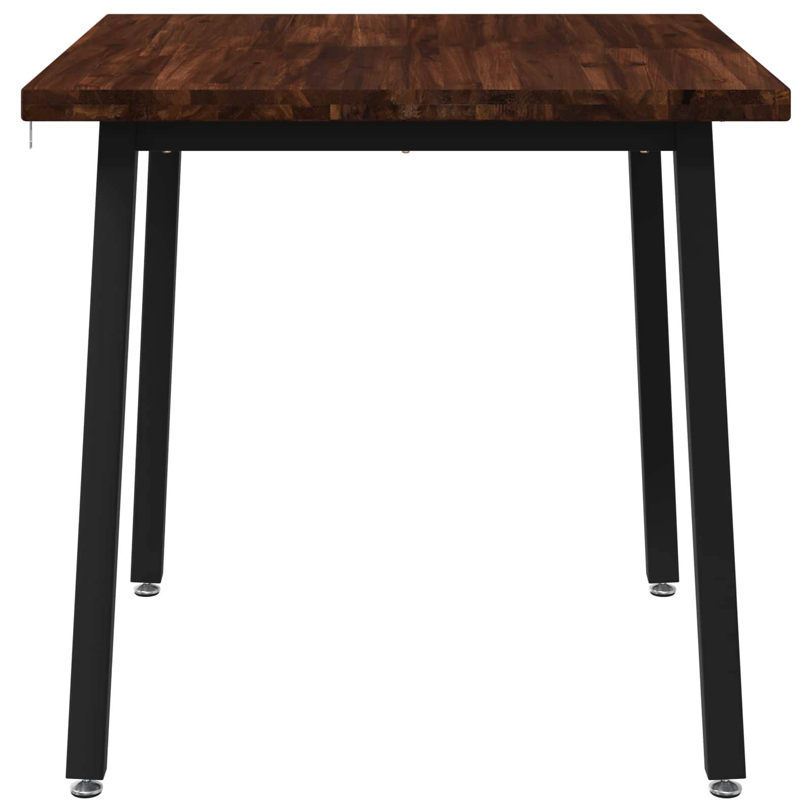 Holztischplatte mit schwarzen Metallbeinen, ein moderner einfacher Tisch vor weißem Hintergrund.