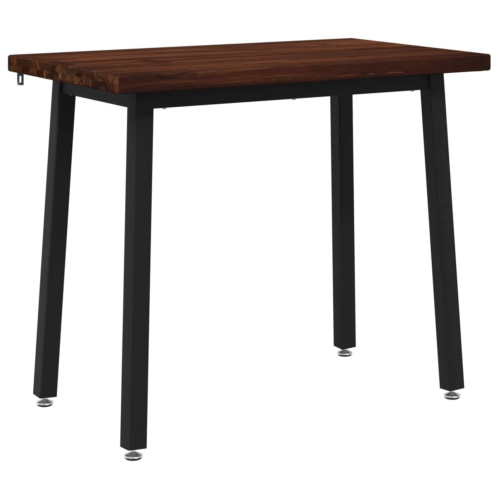 Rechteckiger Holztisch mit schwarzen Metallbeinen auf weißem Hintergrund.
