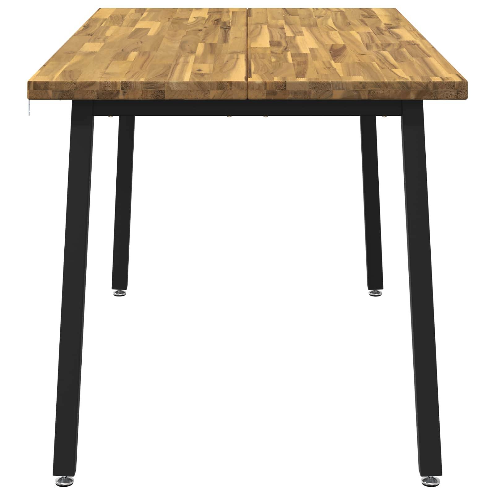 Holztischplatte mit schwarzen Metallbeinen, gezeigt auf weißem Hintergrund.