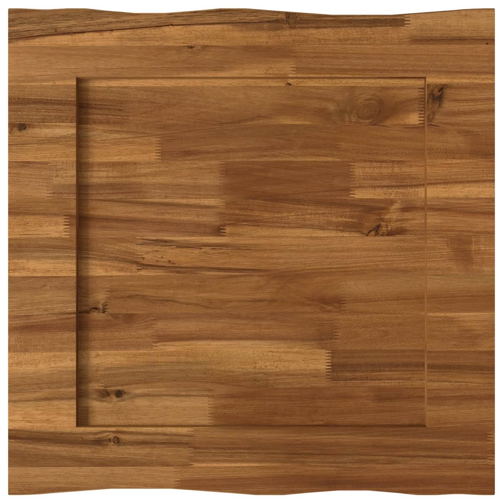 Holzschrankflügel mit vertieftem Mittelteil und natürlicher Holzmaserung.