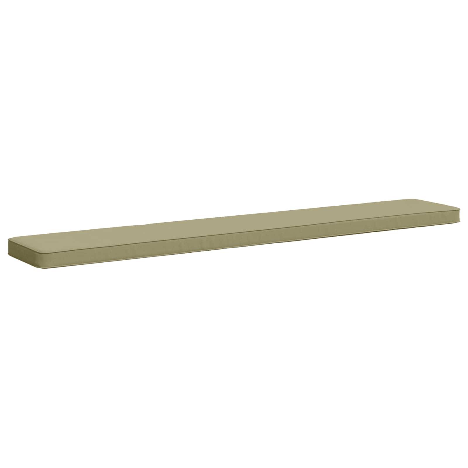 Lange schmale beige gepolsterte Bankkissen auf weißem Hintergrund.